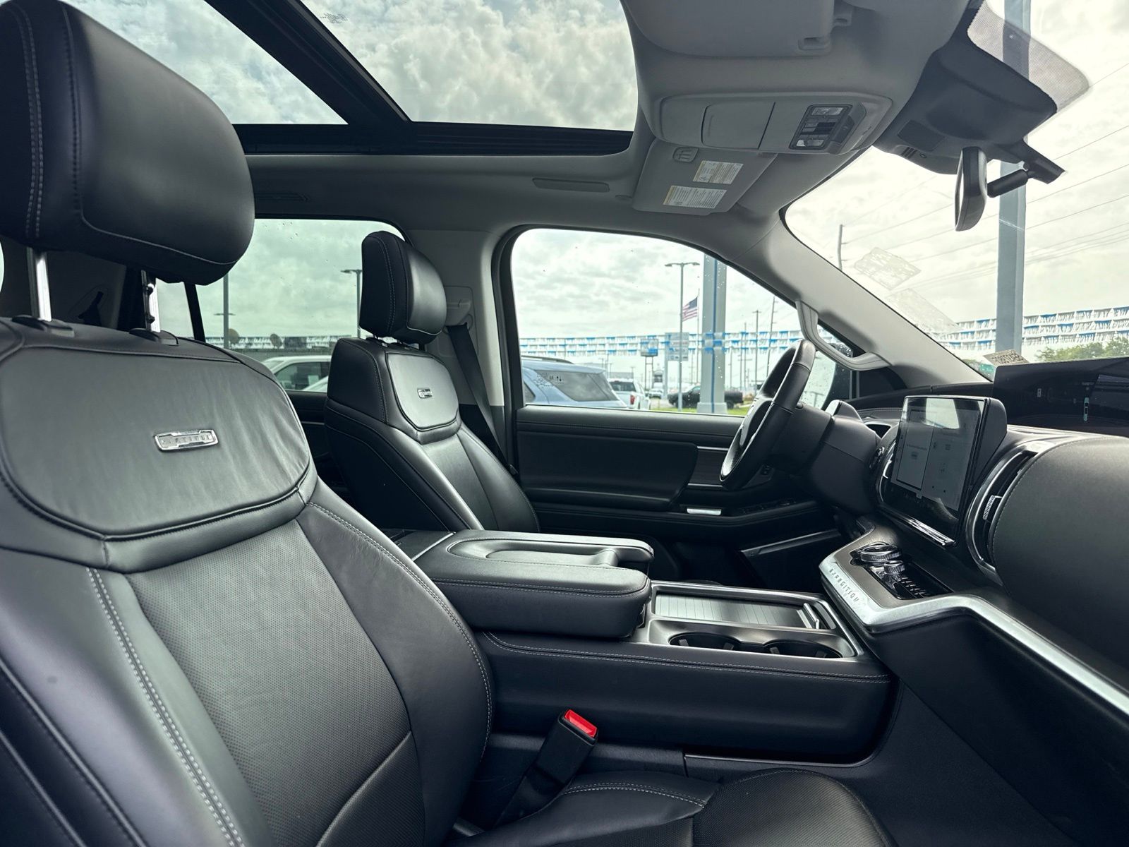 2025 Ford Expedition image 7