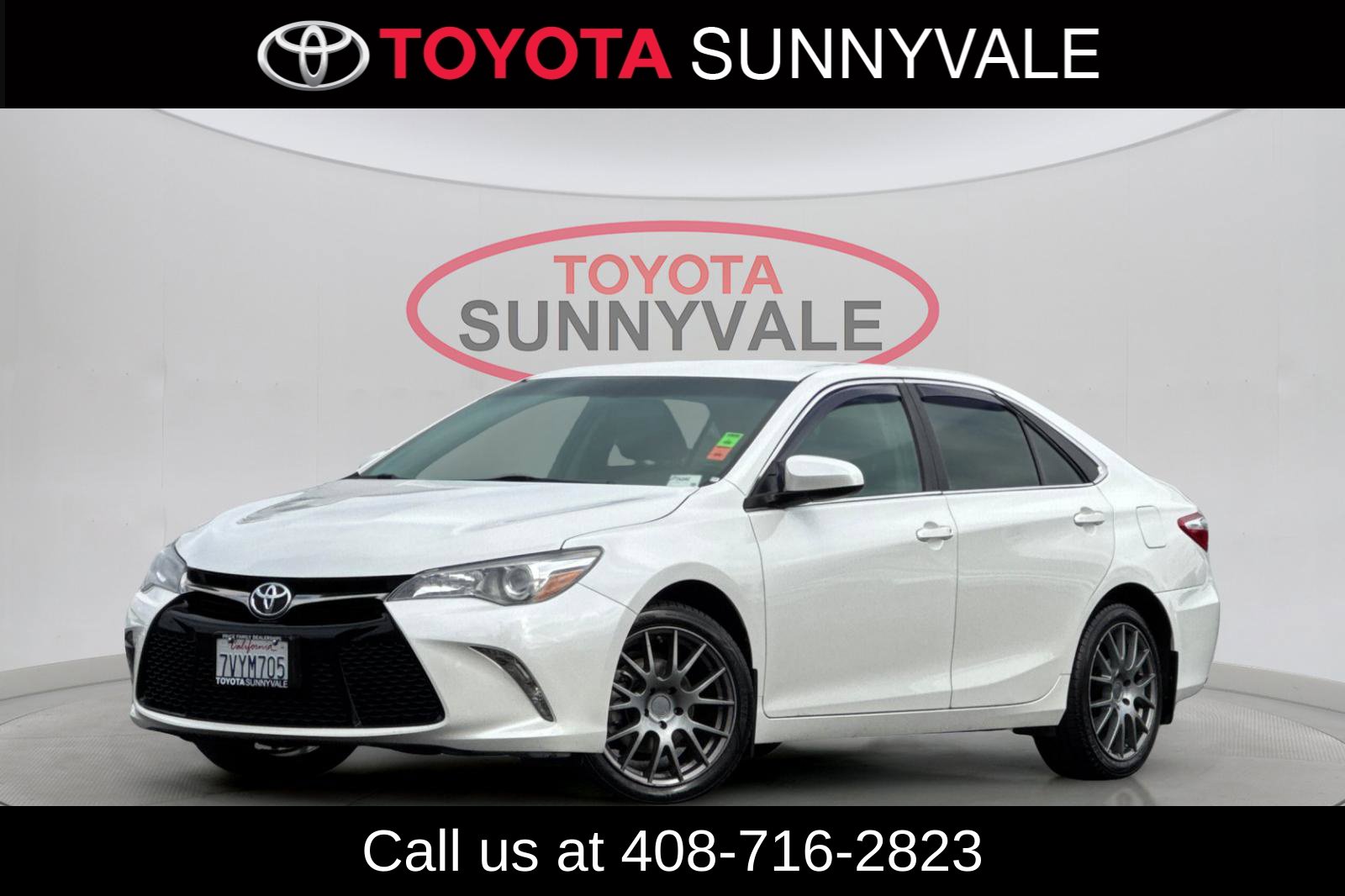 White (Blizzard Pearl) 2017 Toyota Camry Sedan Front-Wheel Drive 6-Speed Automatic