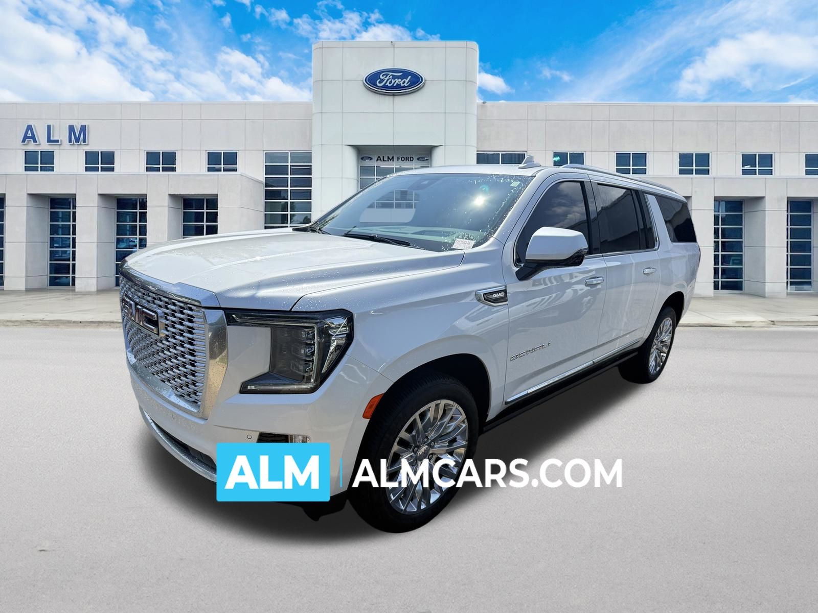 White Frost Tricoat 2024 GMC Yukon XL SUV / Crossover 4X2