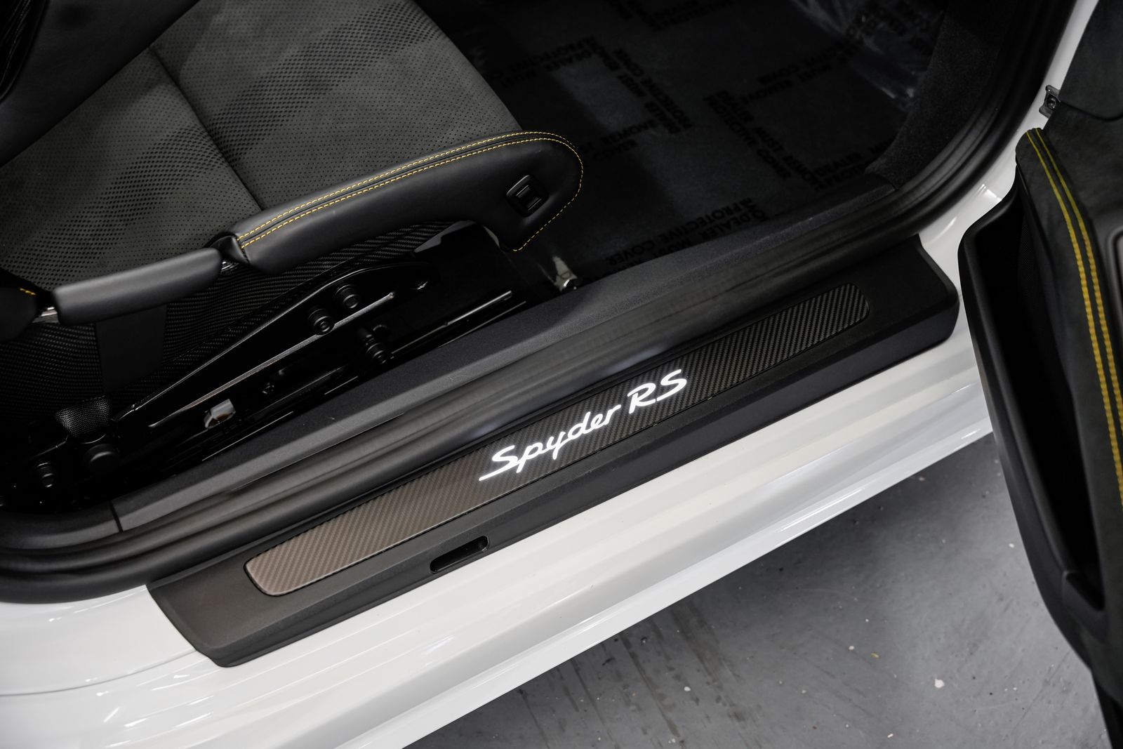 2024 Porsche 718 Spyder RS — photo 24