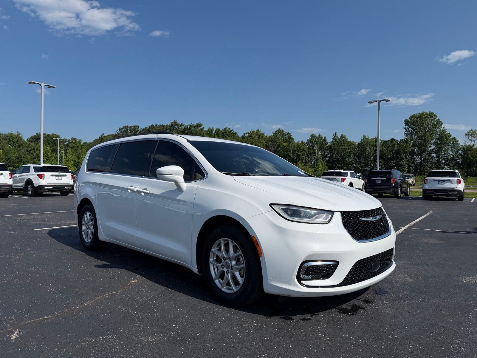 2022 Chrysler Pacifica image 4
