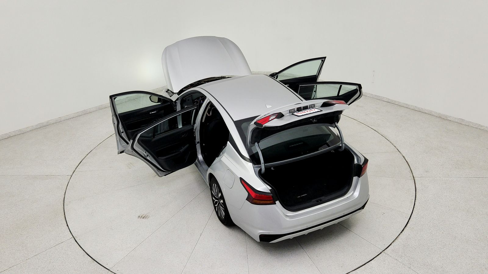 Used 2024 Silver Nissan 2.5 SV image 23