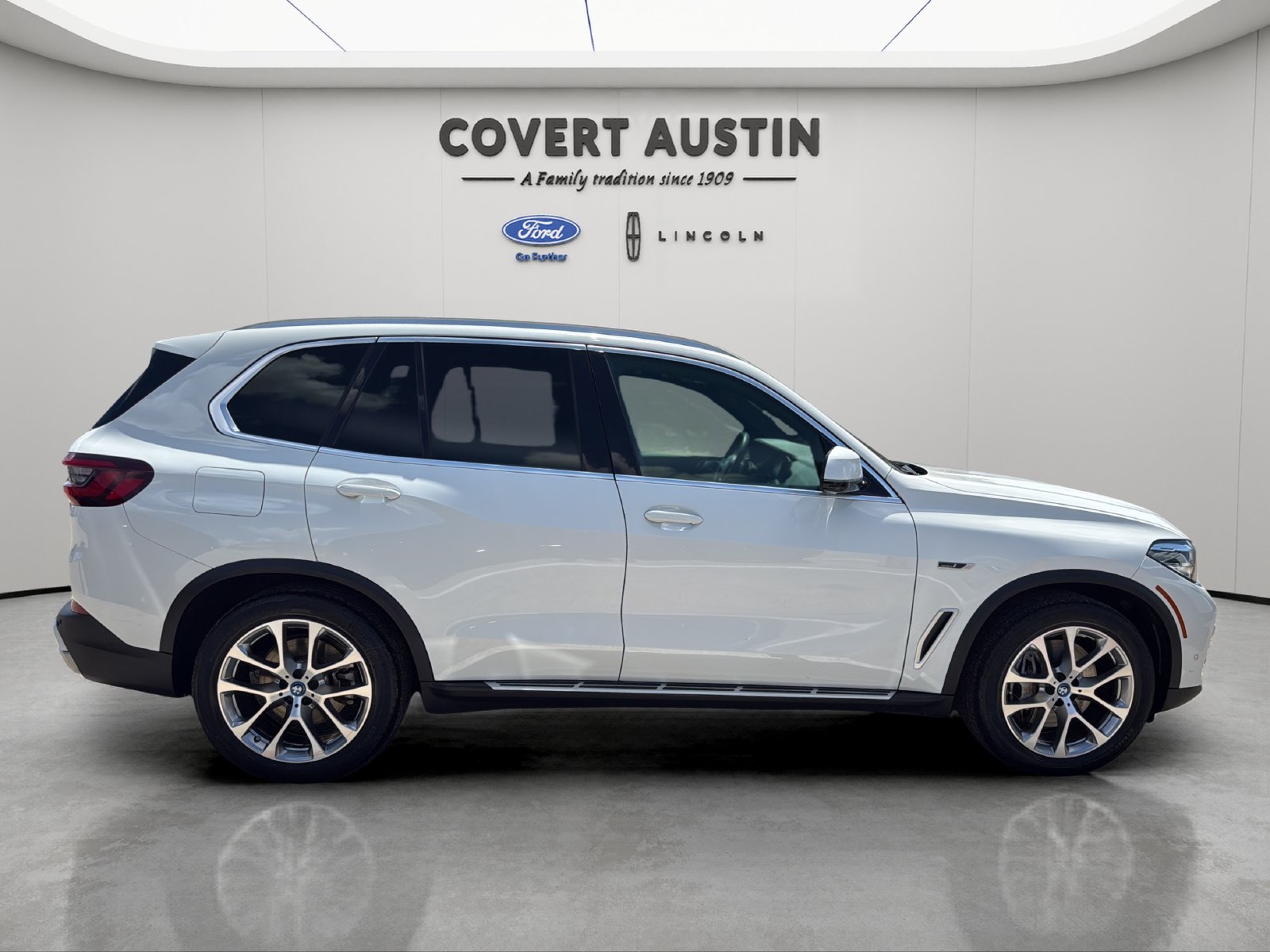 Used 2023 White BMW xDrive45e image 6