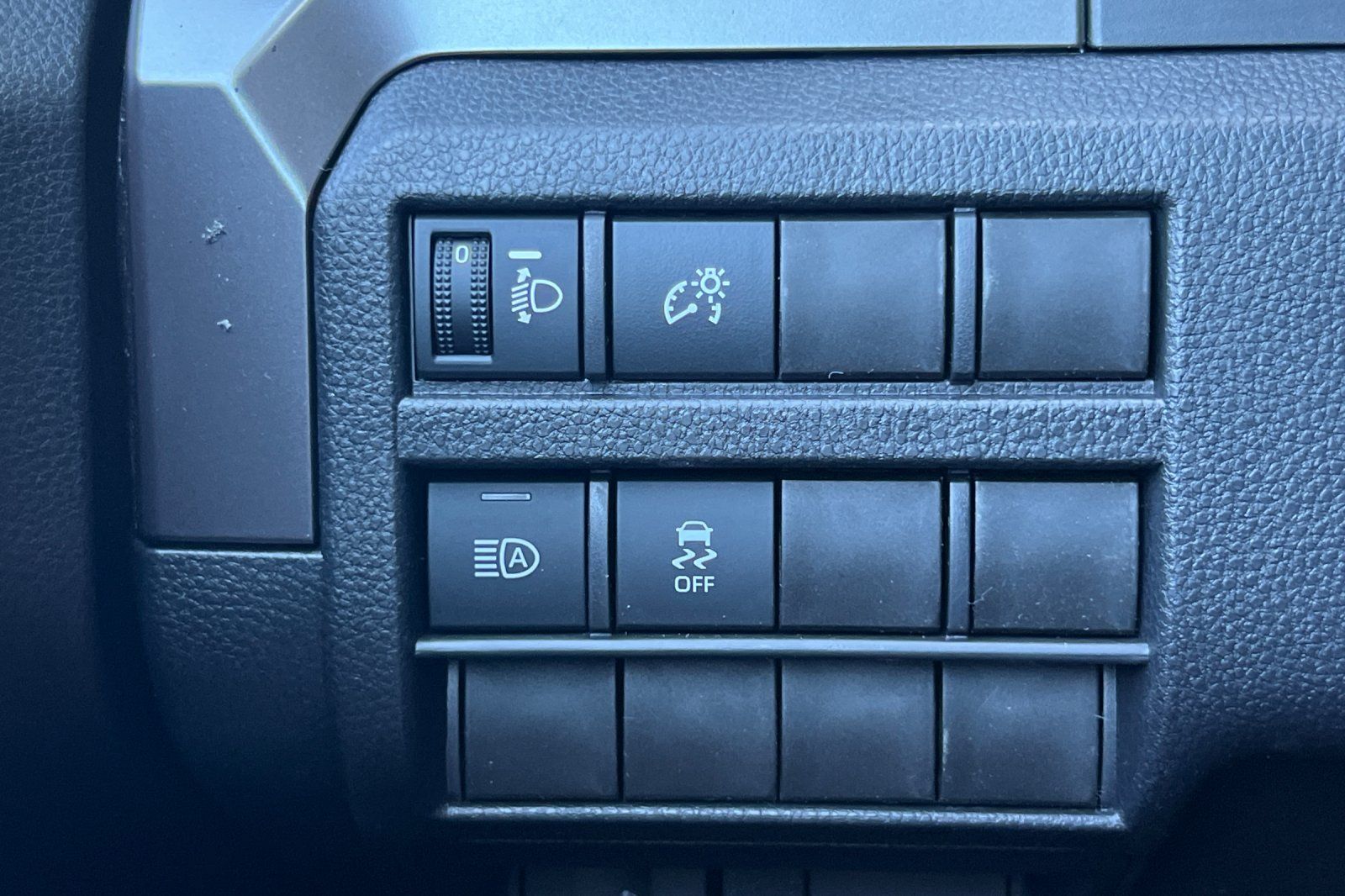 2025 Toyota Tacoma SR5 - Photo 29