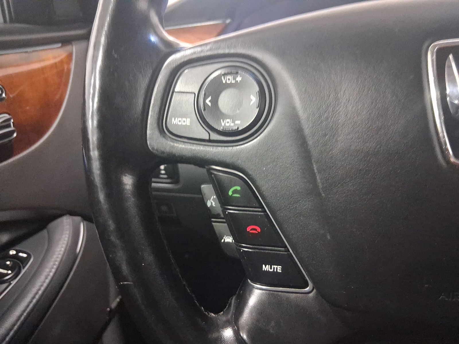 Used Car 2014 Hyundai Equus  Signature For Sale Under $15,000 In Austin, Texas