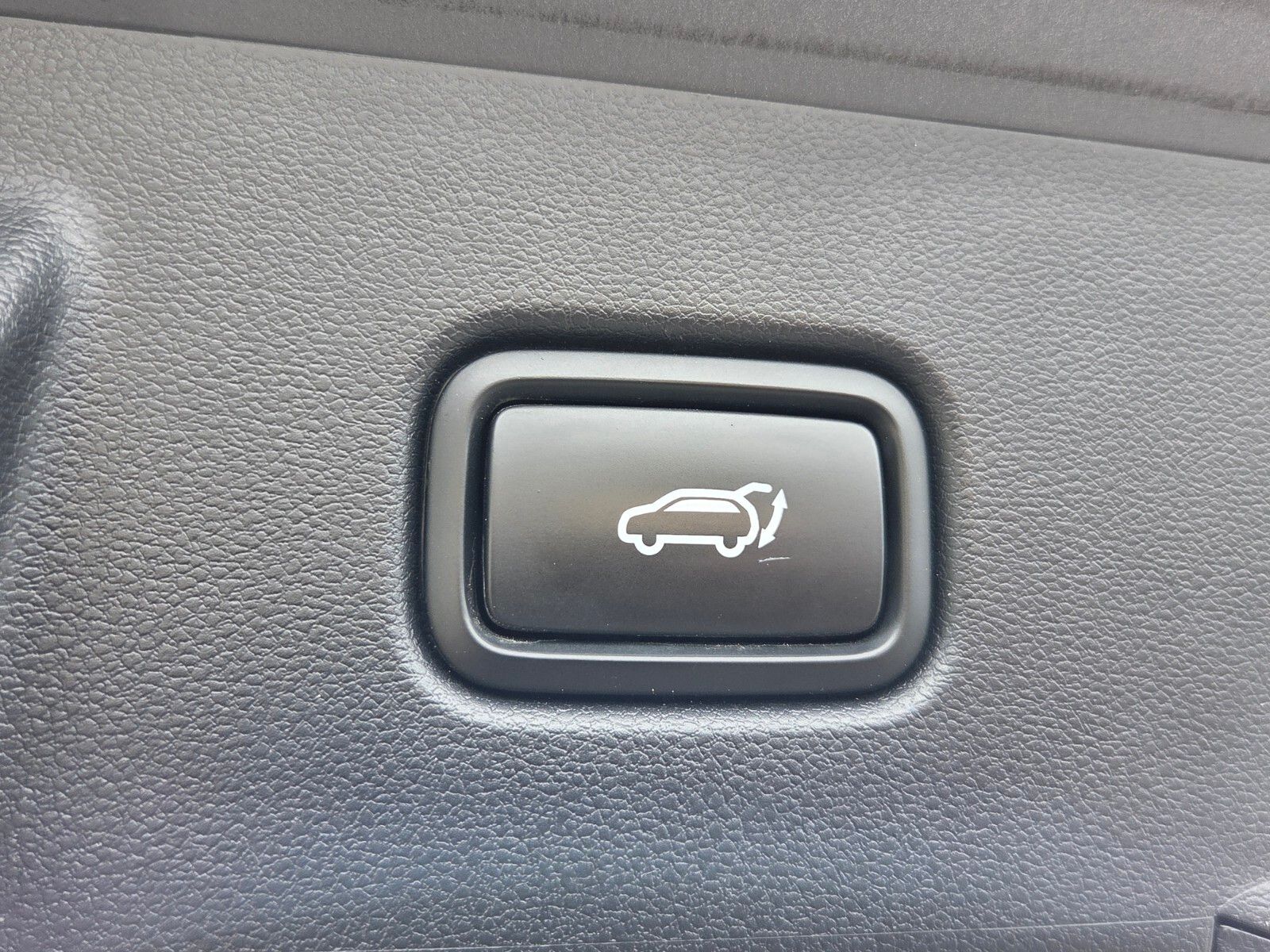 Used 2024 Gray Hyundai SEL image 11