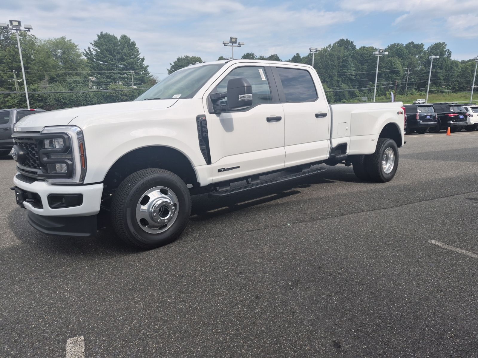 New 2026 Oxford White Ford XL image 3