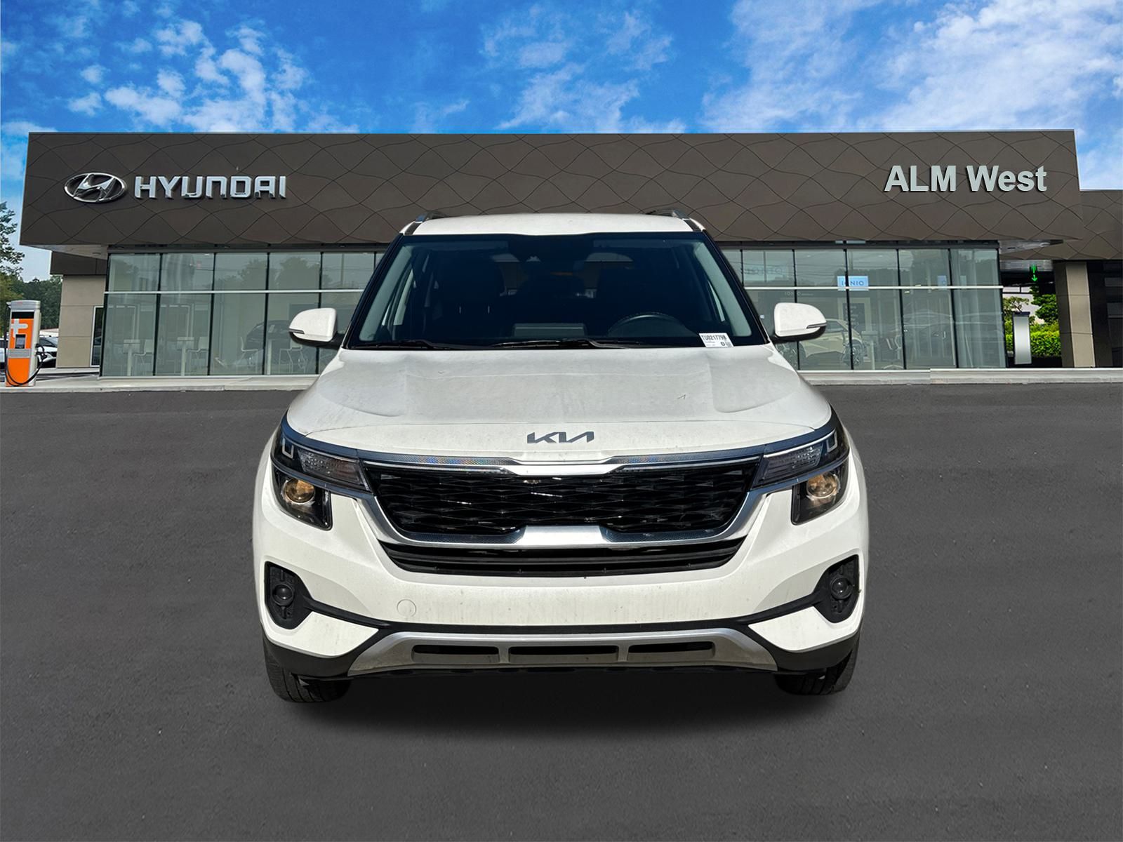 2023 Kia Seltos S photo 2