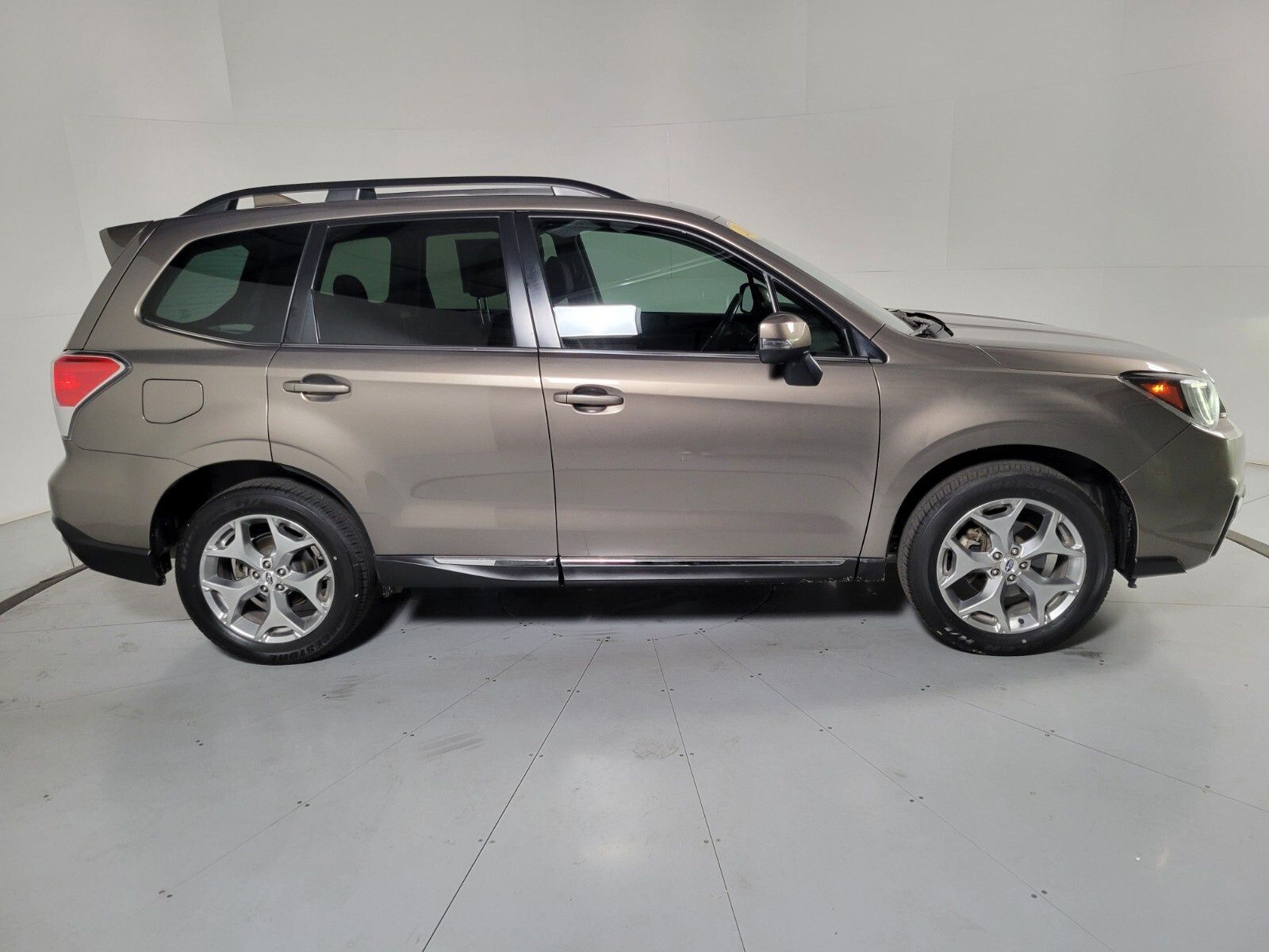 2018 Subaru Forester 2.5i Touring 3