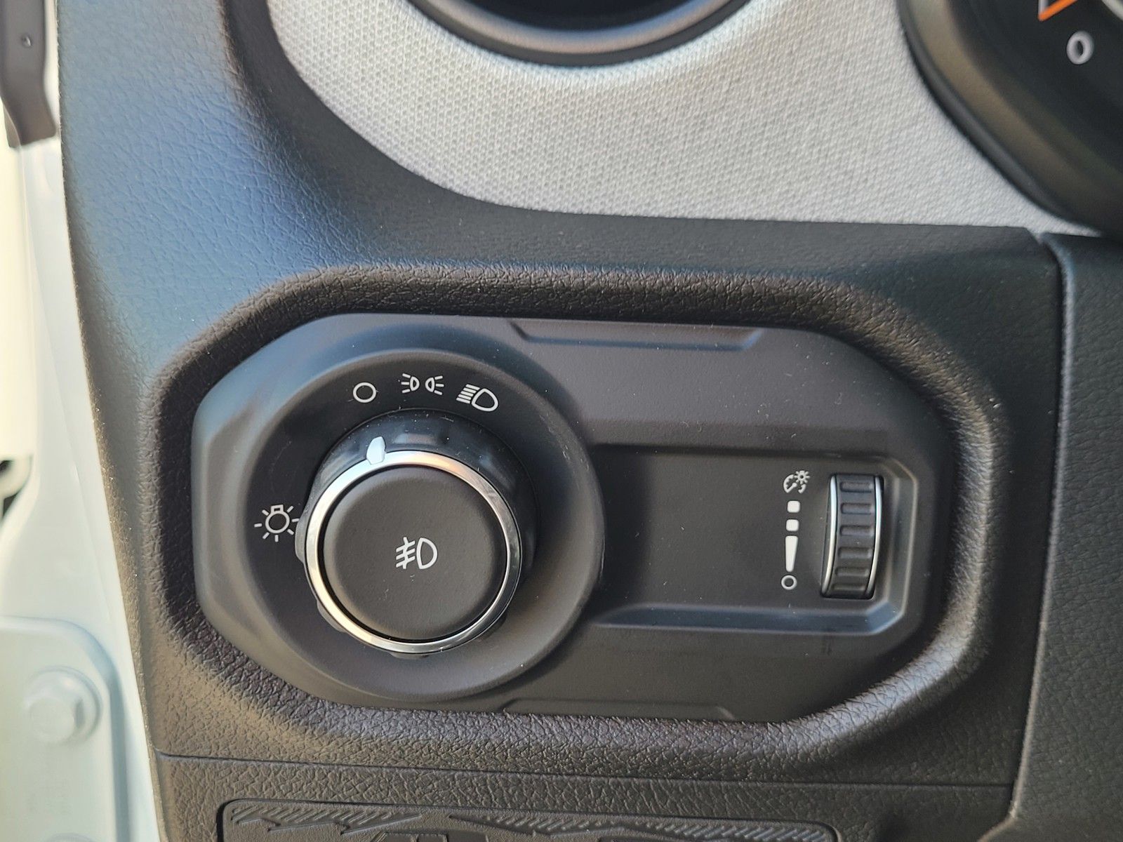 New 2026 White/off-white Jeep Sport image 25