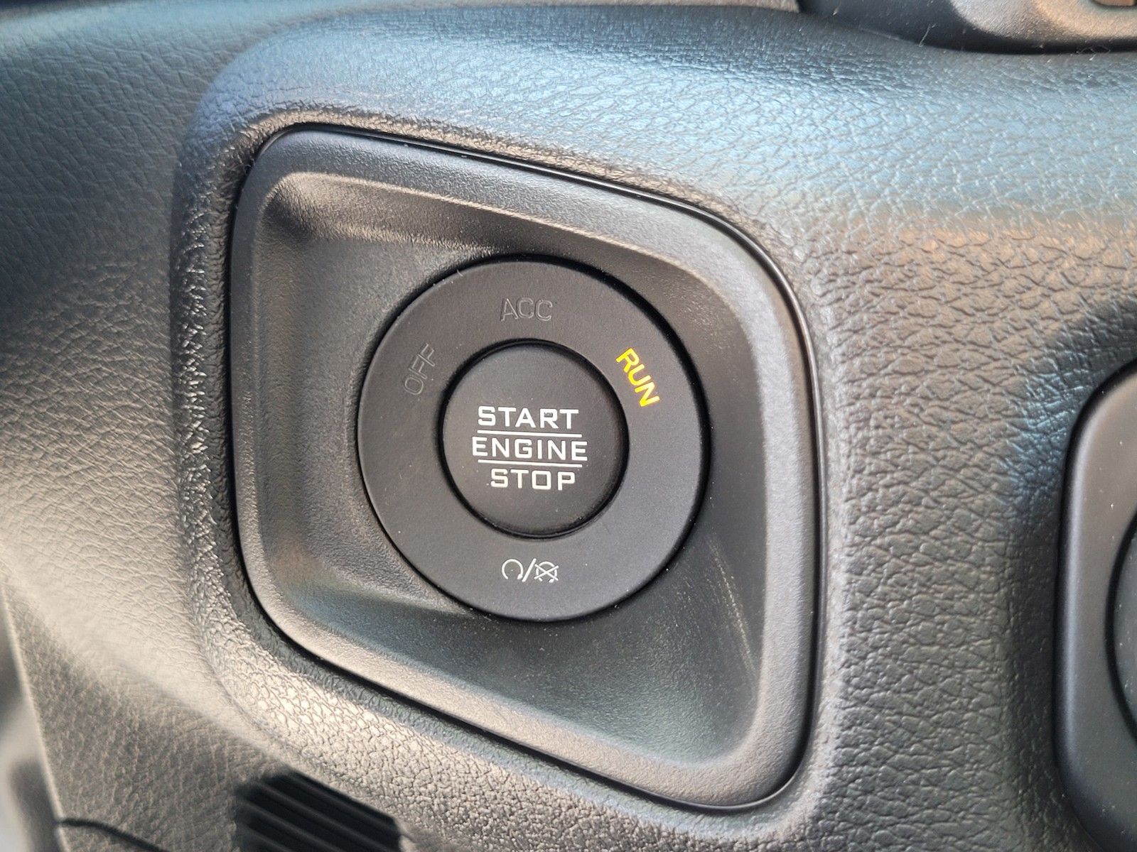 New 2026 White/off-white Jeep Sport image 20