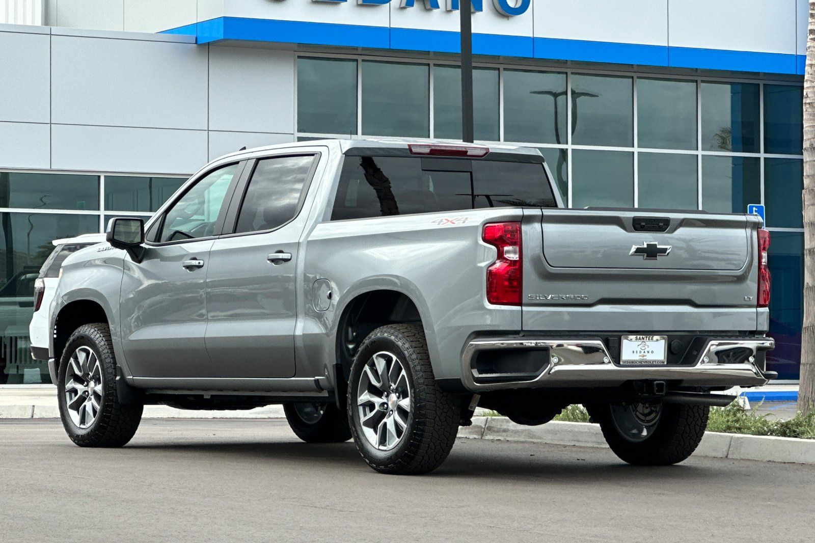 View vehicle photo 6