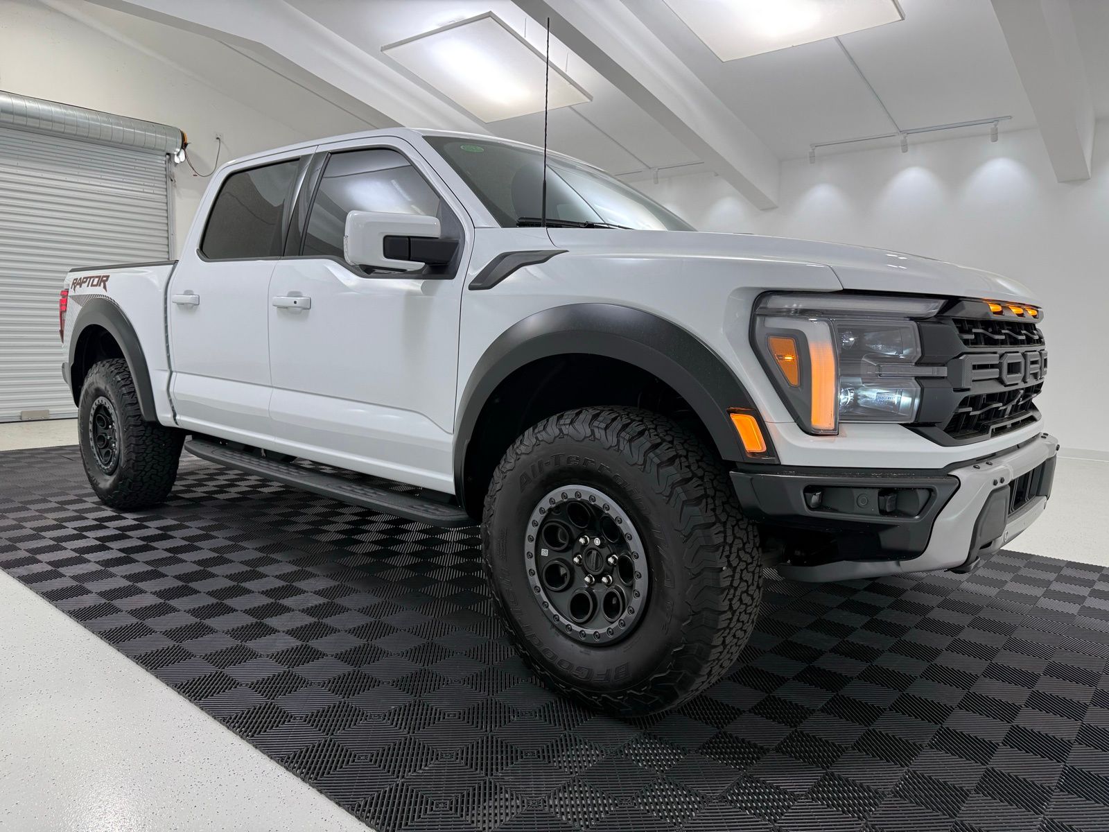 Oxford White 2025 Ford F-150 Pickup Truck Four-Wheel Drive Automatic