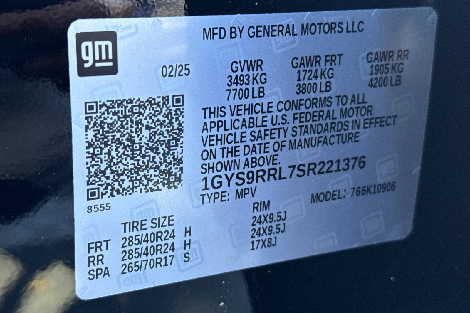 View vehicle photo 3