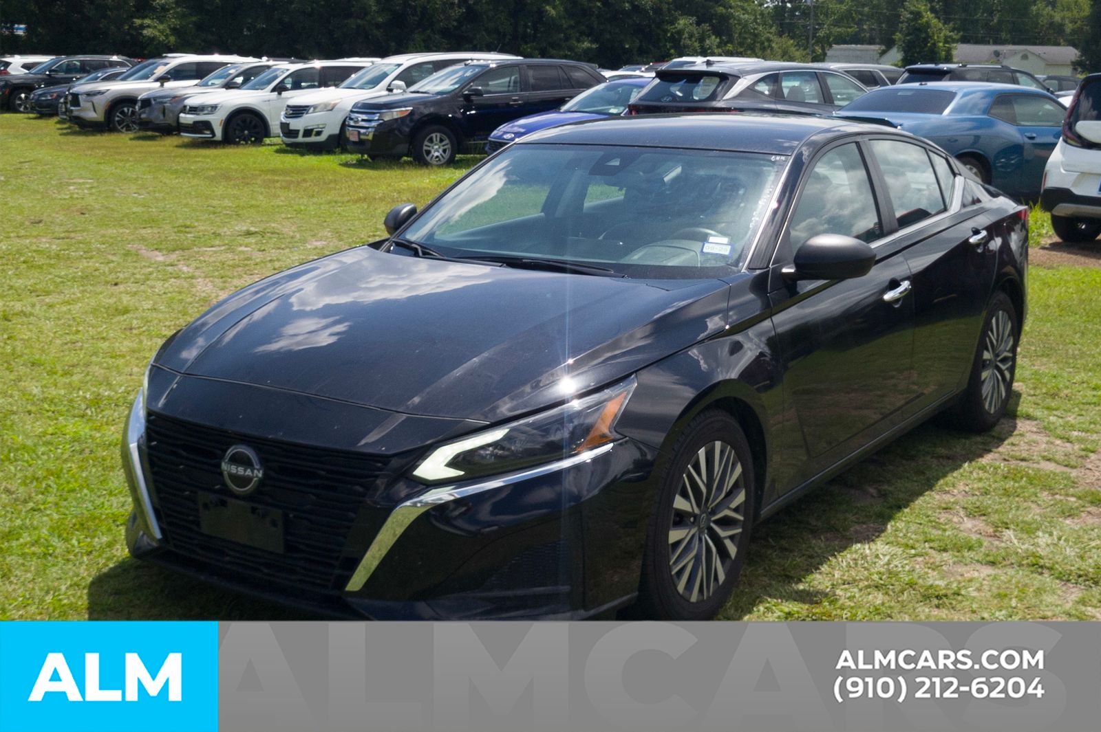 Used 2024 Super Black Nissan 2.5 SV image 21
