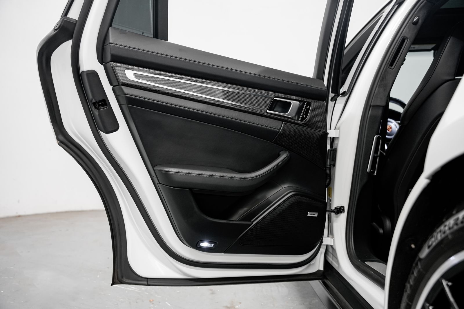 2018 Porsche Panamera Sport Turismo Turbo — photo 32
