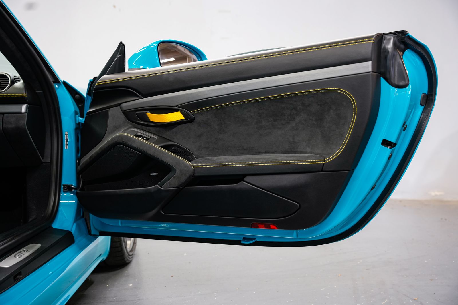 2021 Porsche 718 Cayman GT4 — photo 20