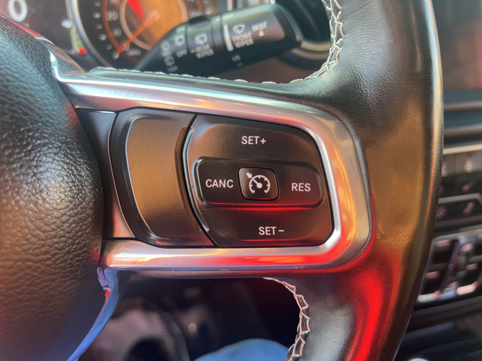 Used 2023  Jeep Sahara image 29