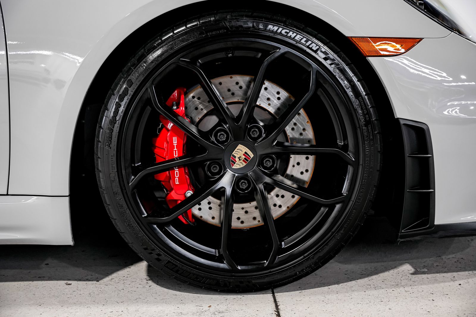 2022 Porsche 718 Spyder Base — photo 45