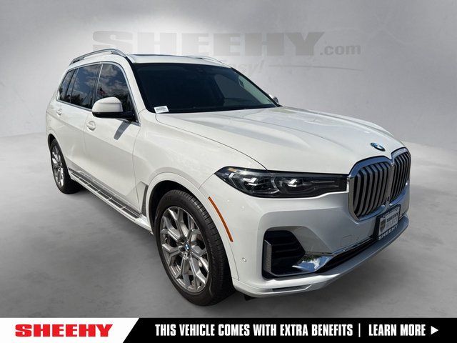 2021 BMW X7 xDrive40i's photo