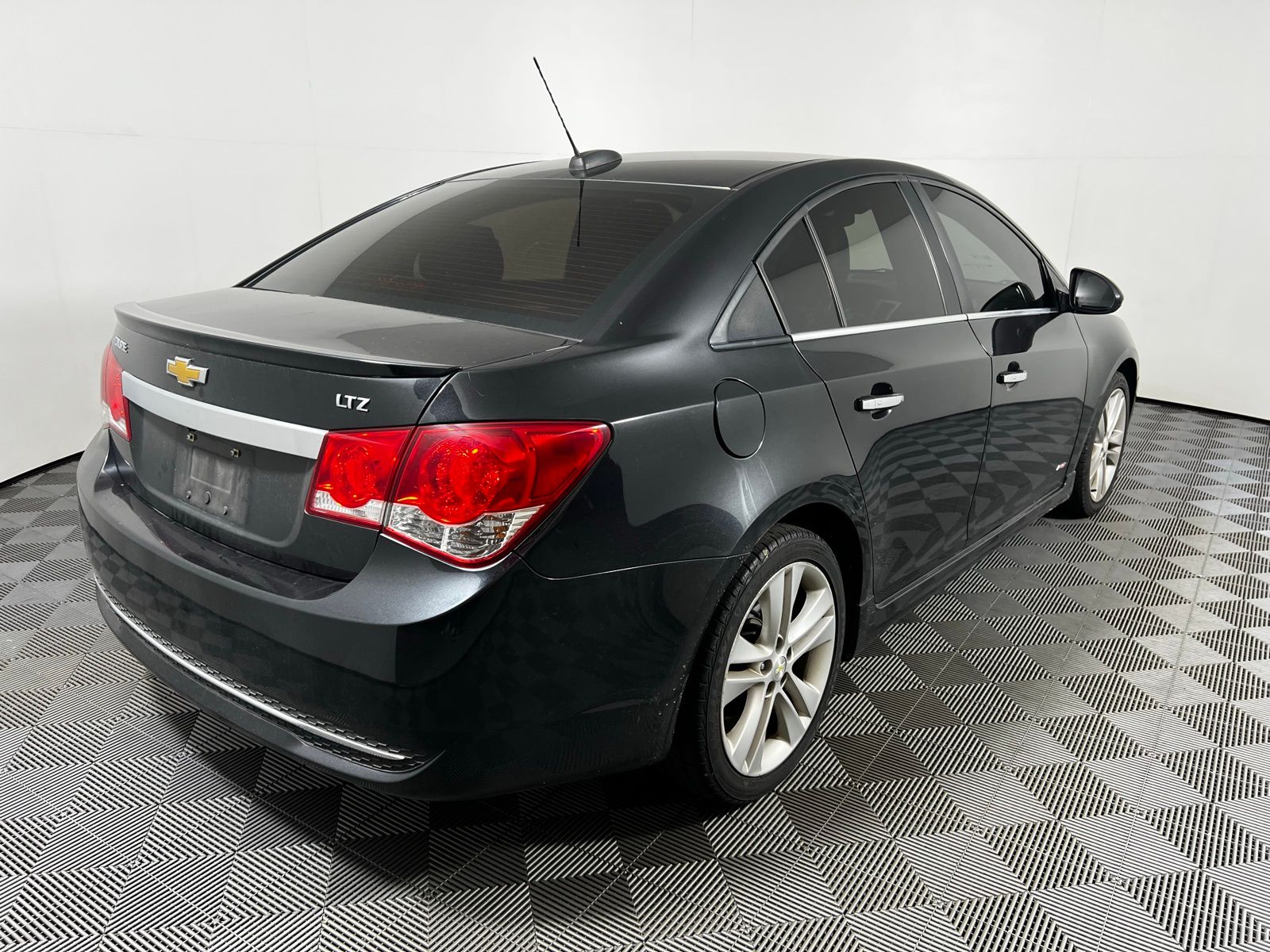 Thumbnail: 2015 Chevrolet Cruze - 5