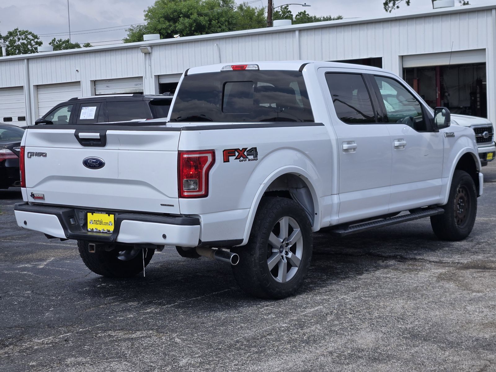 View vehicle photo 7