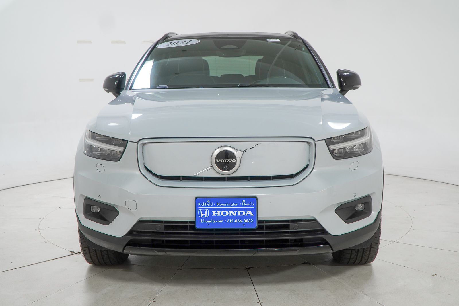 Used 2021 Volvo XC40 Recharge with VIN YV4ED3UR2M2460661 for sale in Richfield, MN