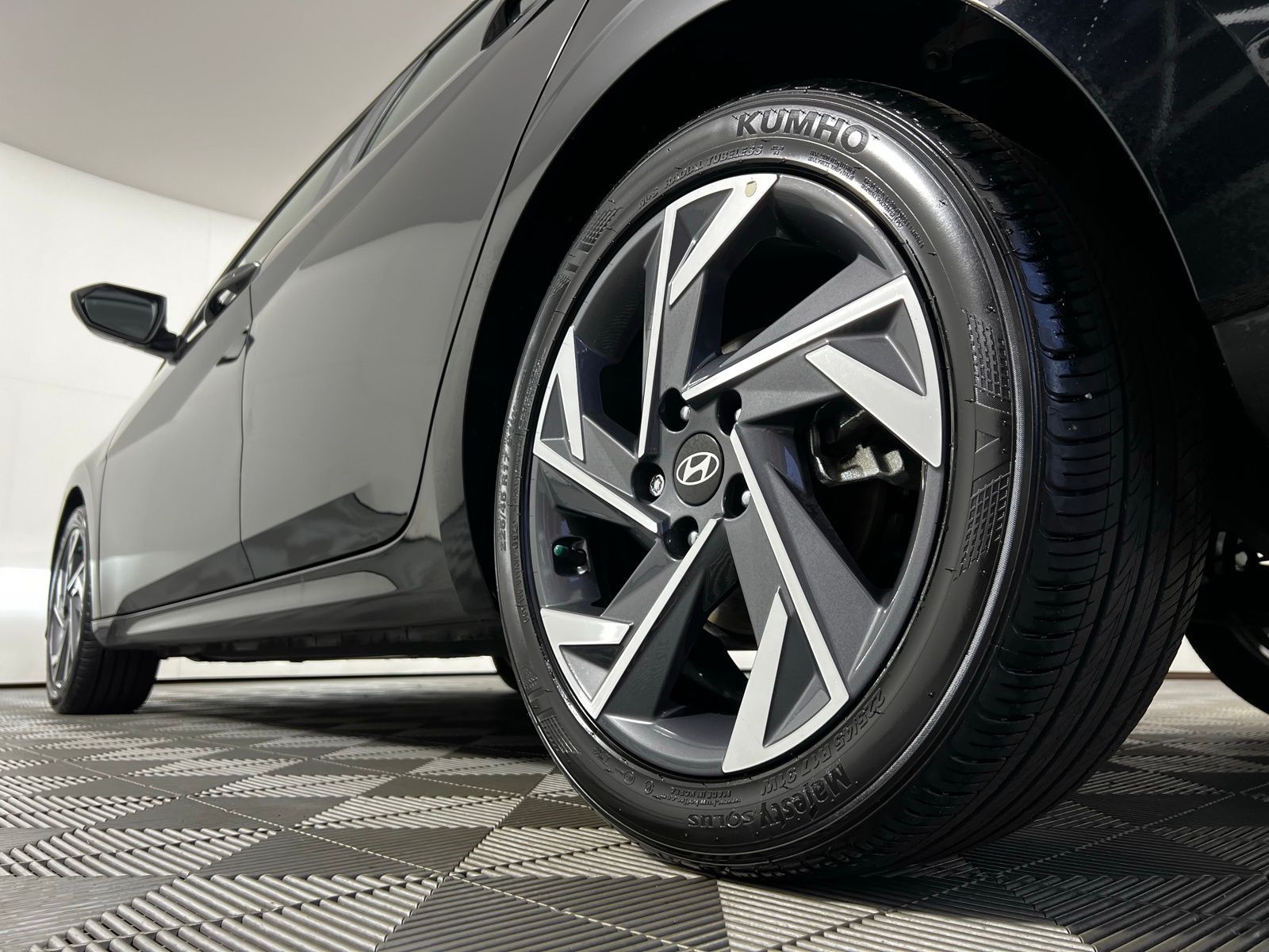 Thumbnail: 2025 Hyundai Elantra - 27