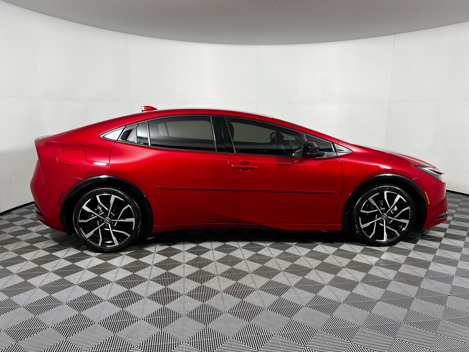 Thumbnail: 2024 Toyota Prius Prime - 4