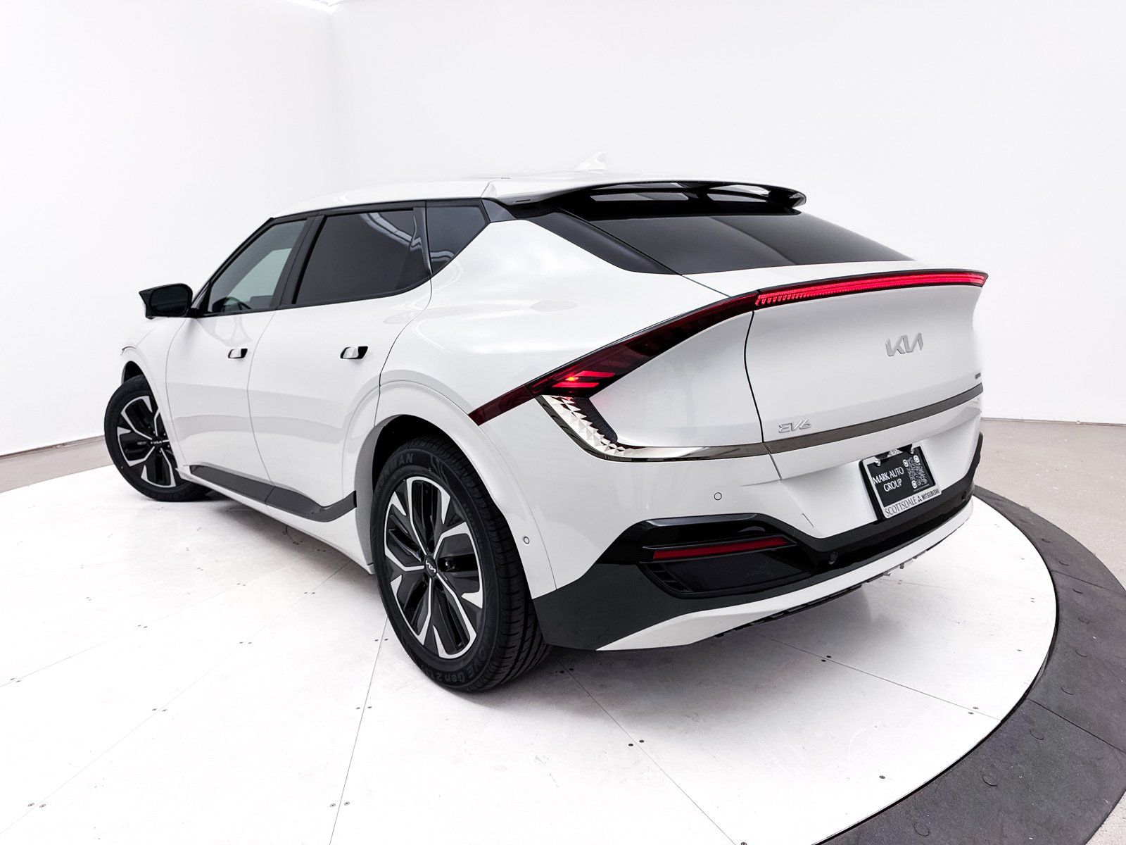 Used 2022 Kia Ev6 GT-Line with VIN KNDC44LA4N5031257 for sale in Scottsdale, AZ