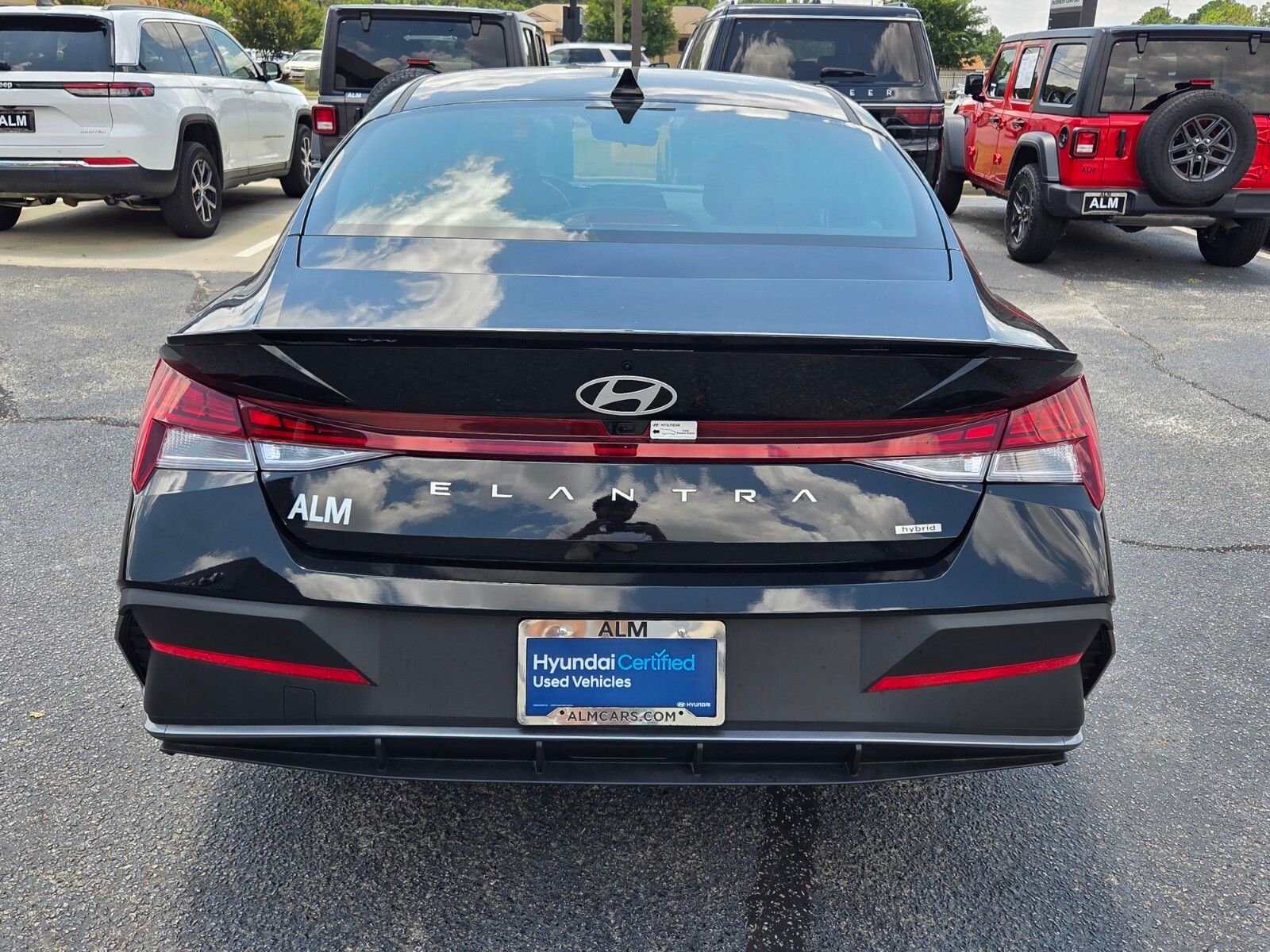 Used 2025 Black Hyundai SEL Sport image 10