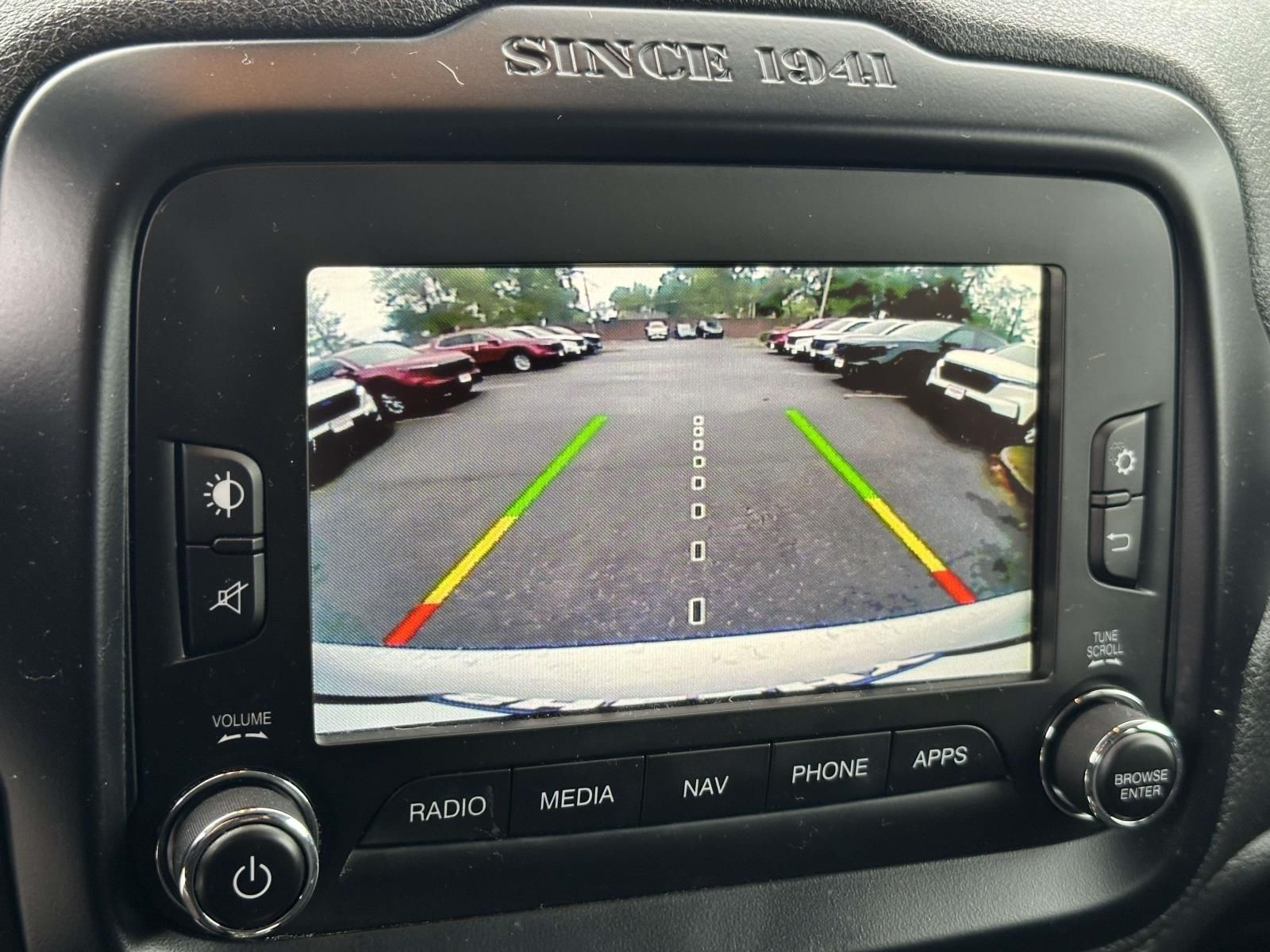Used 2016 Silver Jeep Latitude image 19