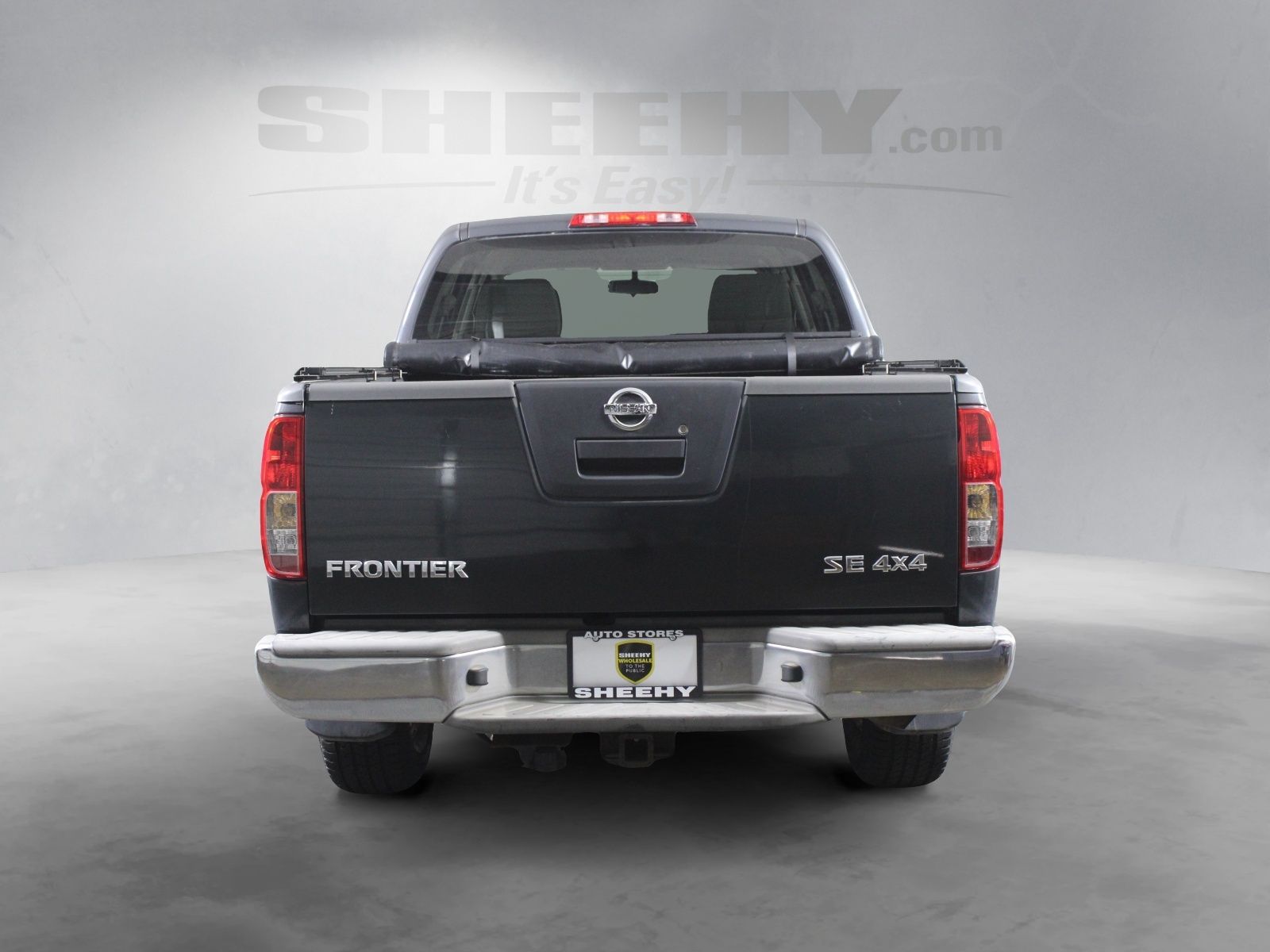 Used 2010 Black Nissan SE image 11