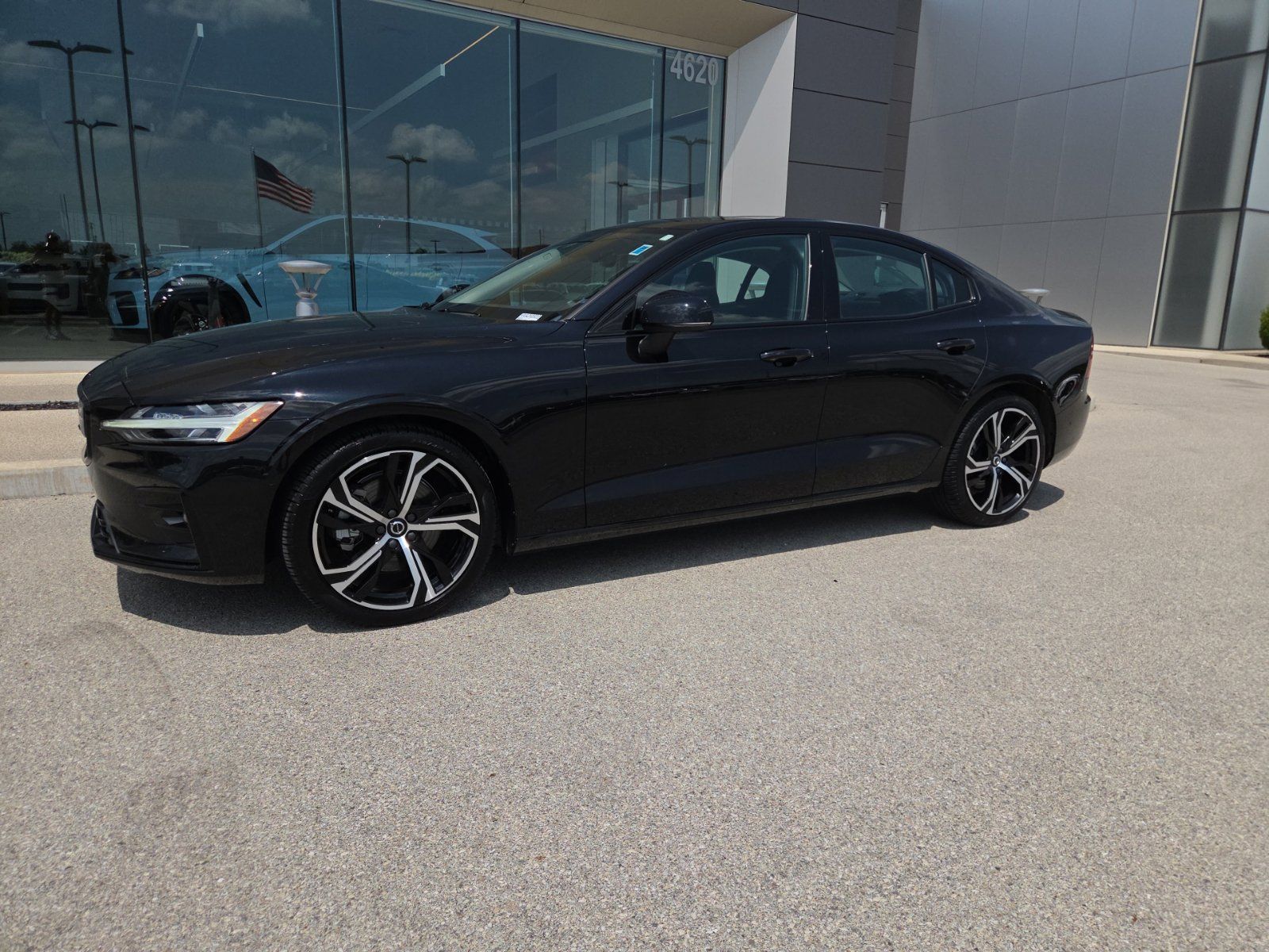 Onyx Black Metallic 2025 Volvo S60 Sedan All-Wheel Drive Automatic