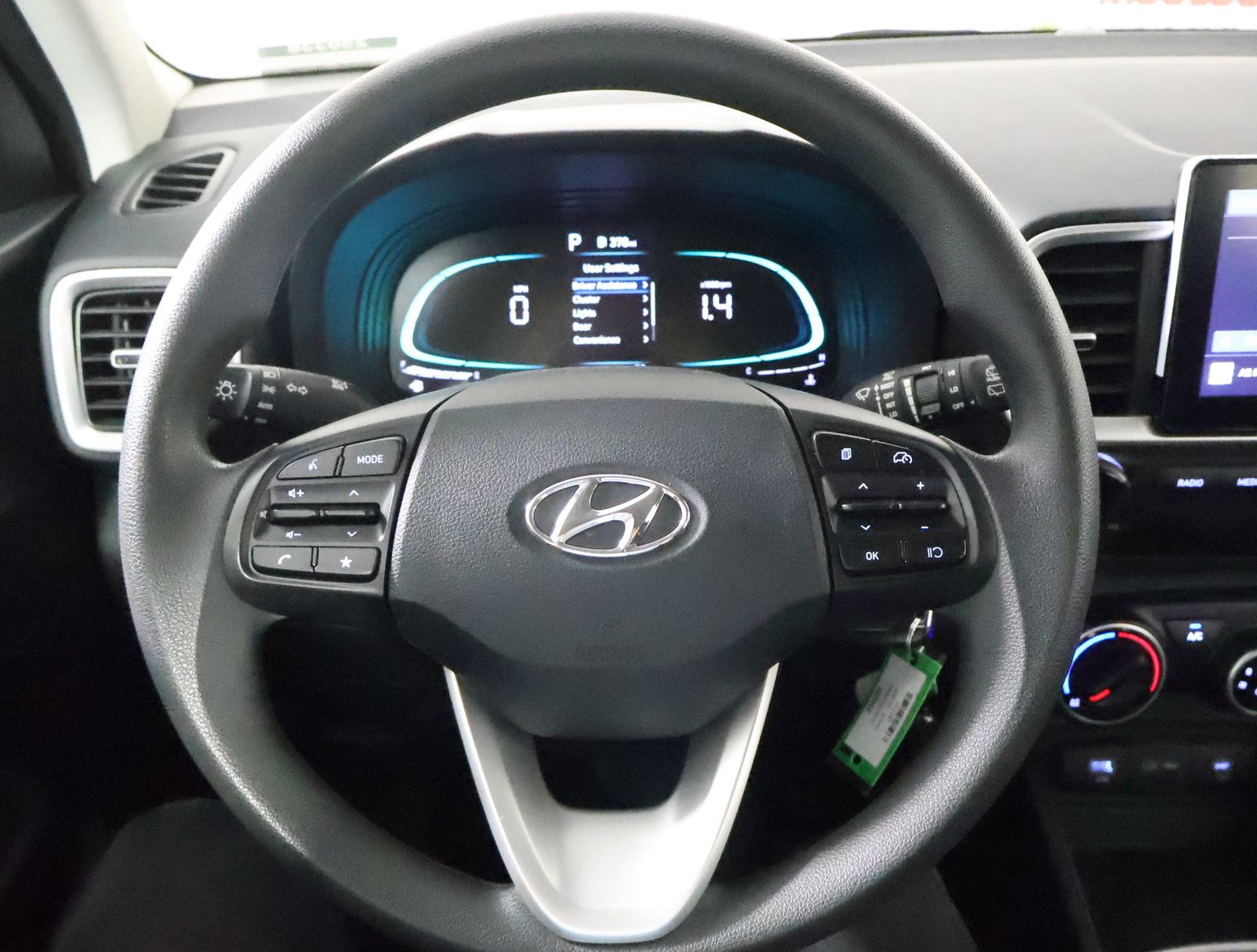 2024 Hyundai Venue SE photo