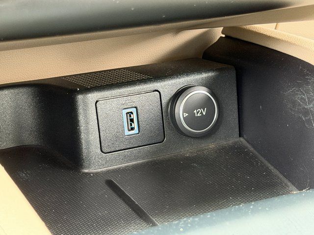 Certified Used 2020 Oxford White Ford SE image 21