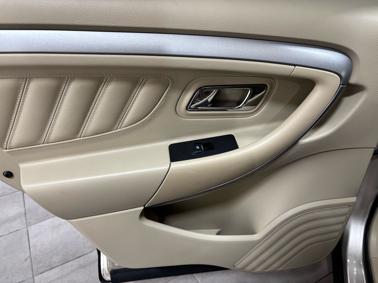 Used Car 2018 Ford Taurus  Se For Sale Under $15,000 In Austin, Texas