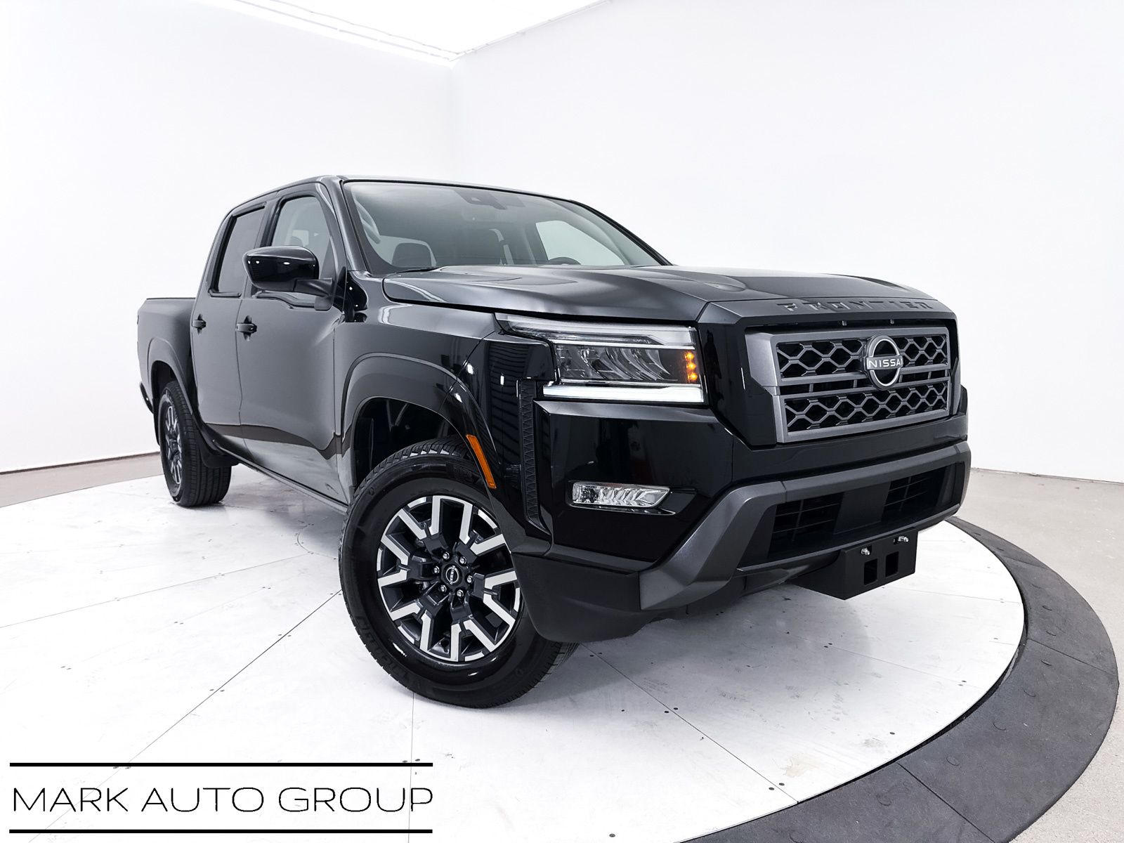 2024 Nissan Frontier SL