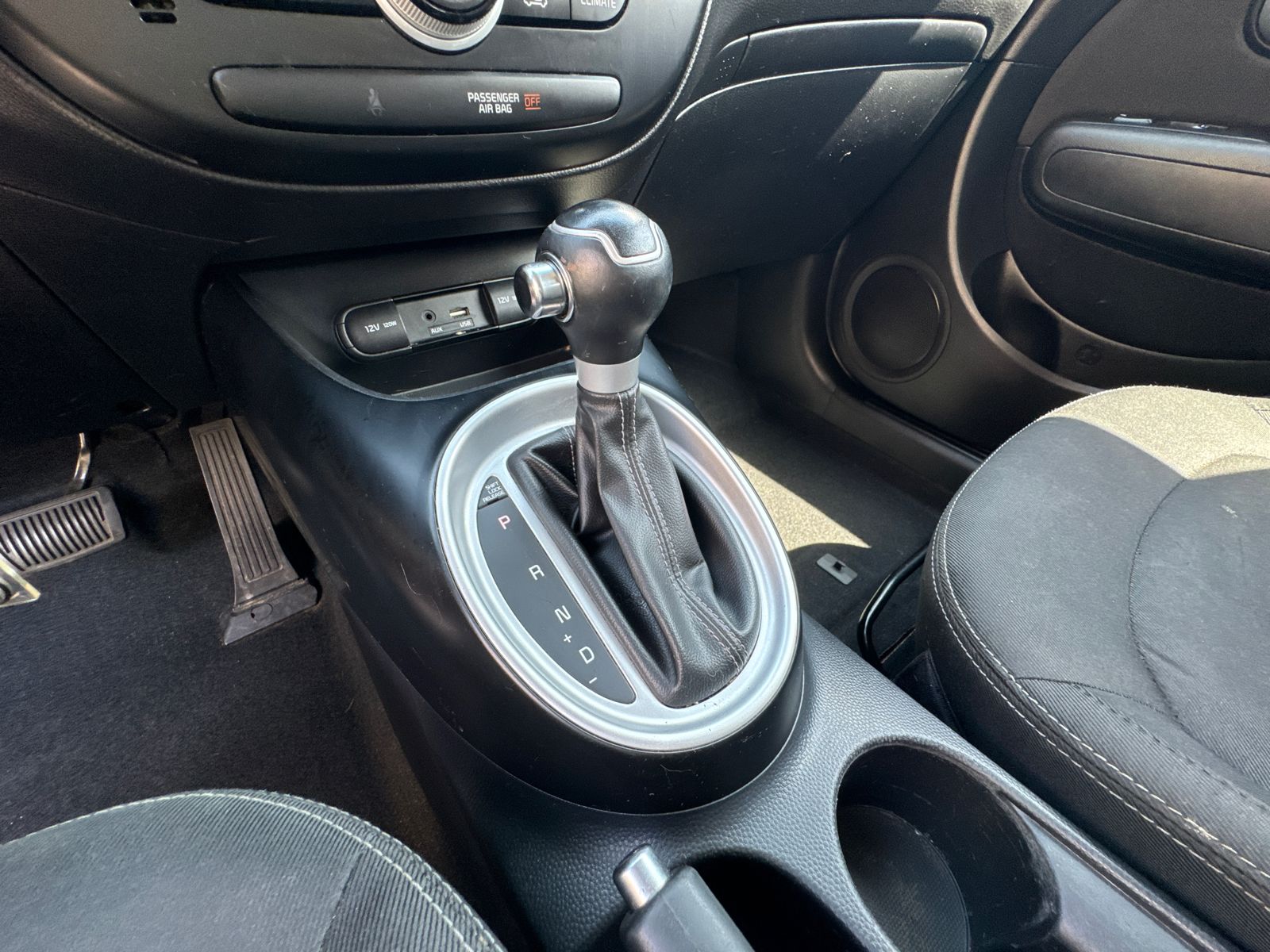 Used 2019 Orange Kia Plus image 29
