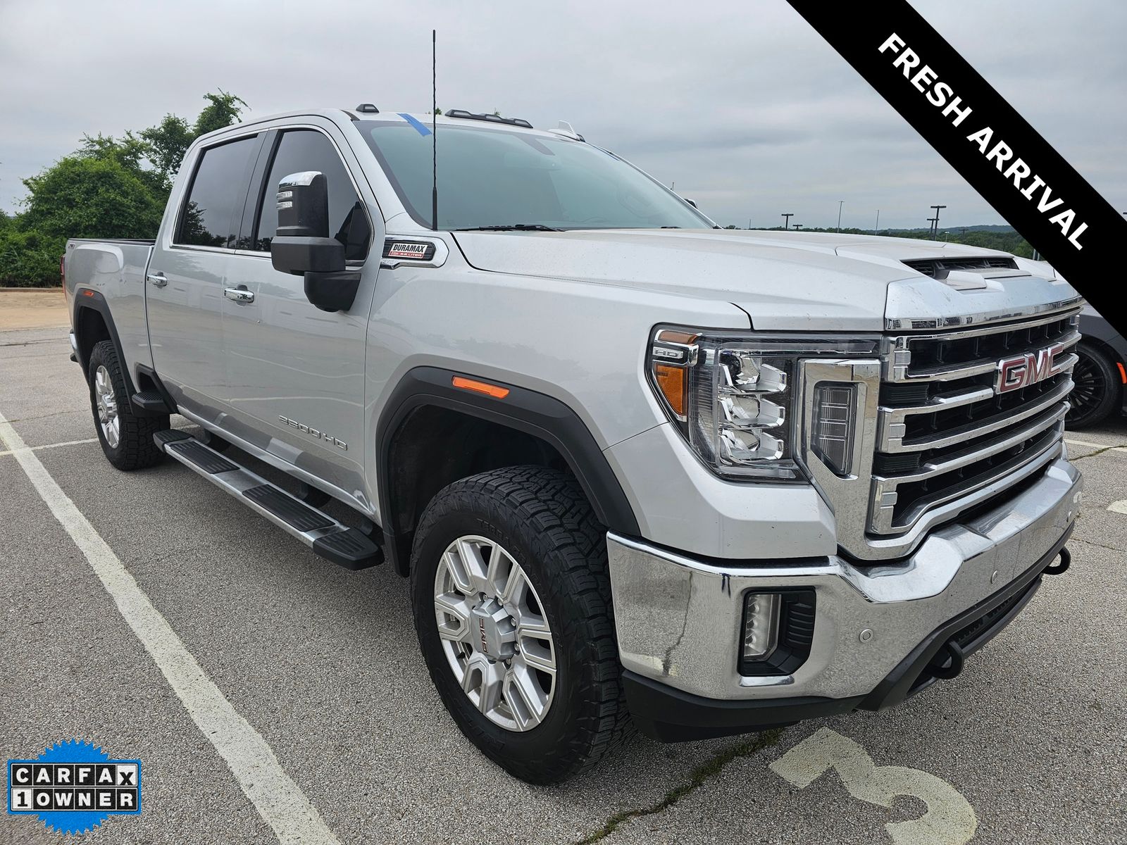 2023.0 GMC Sierra 4WD Crew Cab Standard Box SLT's photo