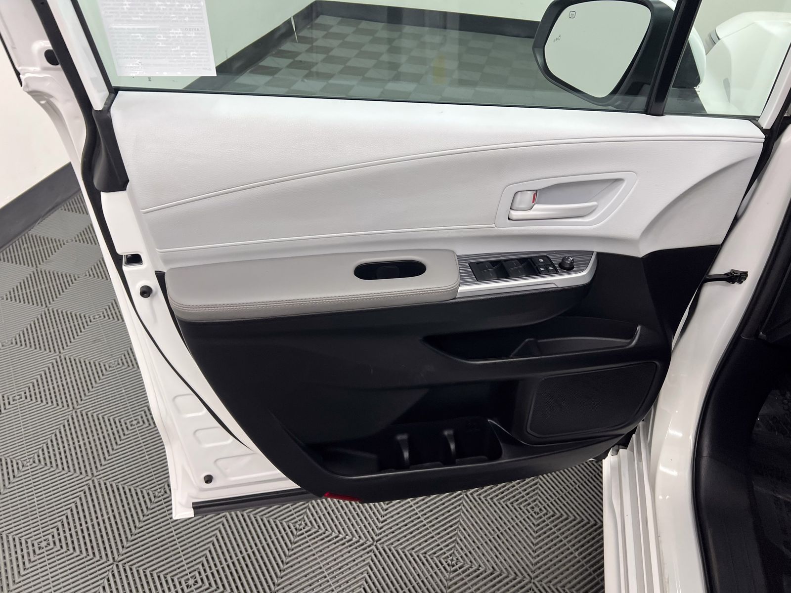 used 2025 Toyota Sienna car, priced at $40,388