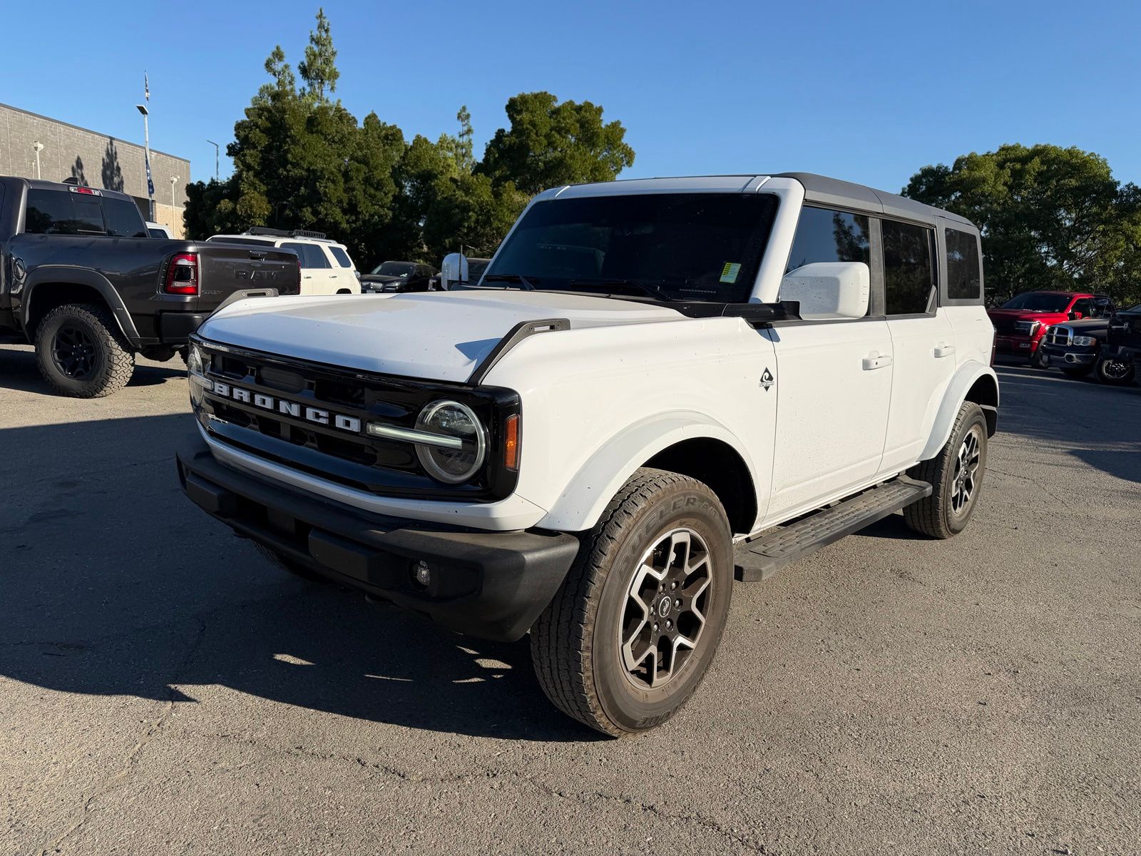 Oxford White 2024 Ford Bronco SUV / Crossover Four-Wheel Drive Automatic