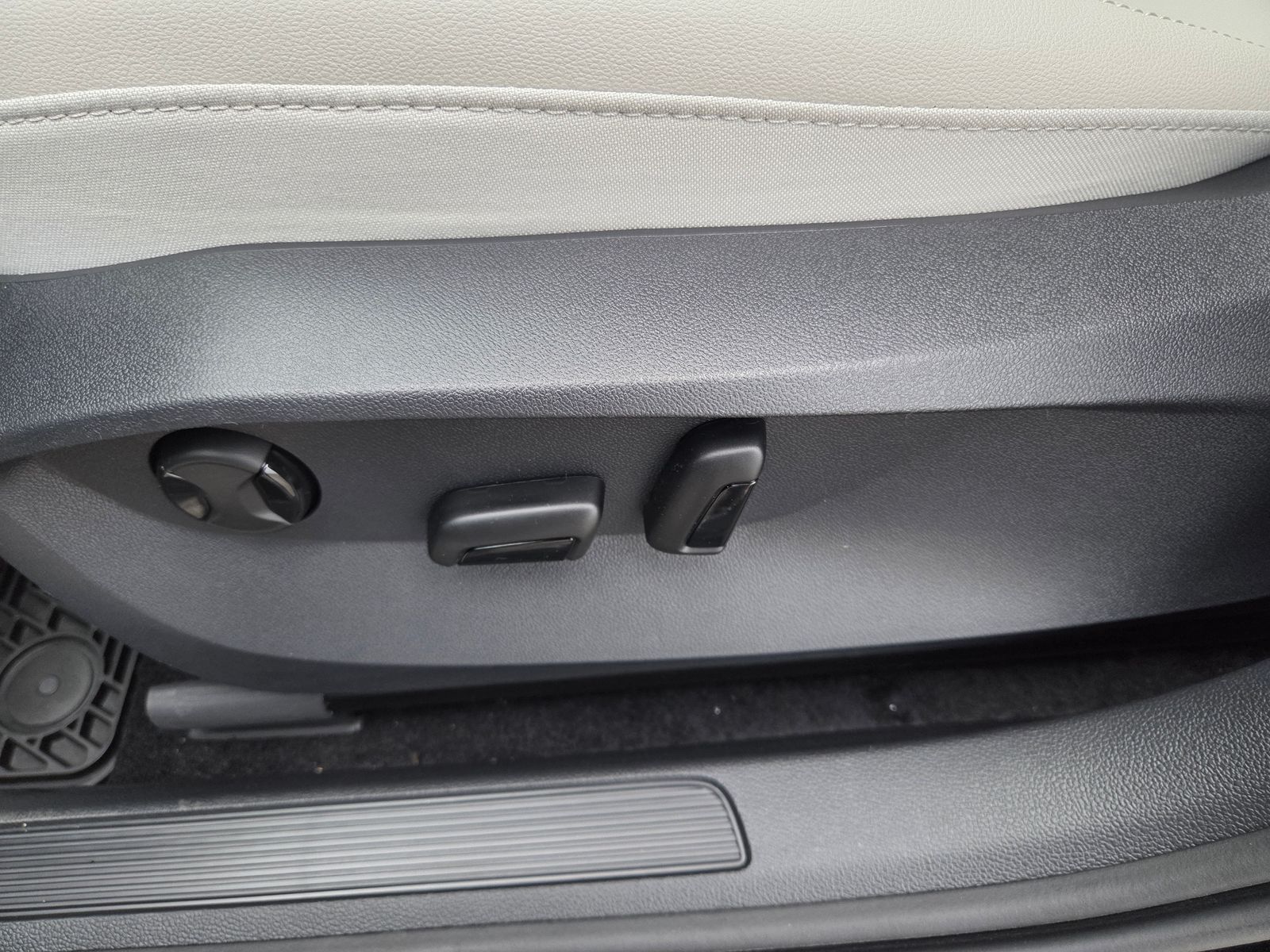 new 2026 Volkswagen Taos car, priced at $33,483