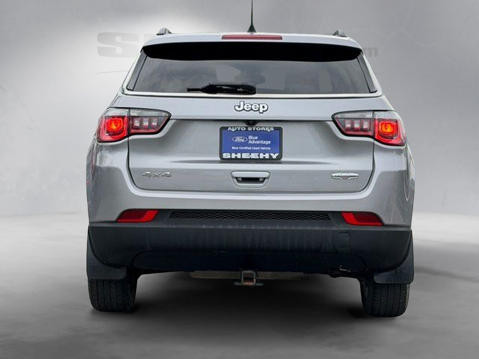 Used 2019 Billet Silver Metallic Jeep Latitude image 15