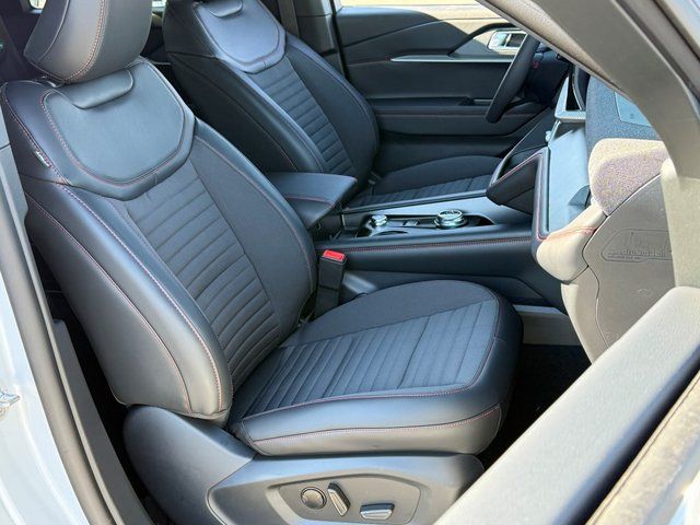 New 2026 Space White Metallic Ford ST-Line image 9