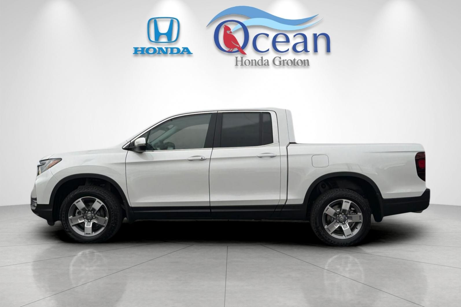 New 2026 White Honda RTL image 2