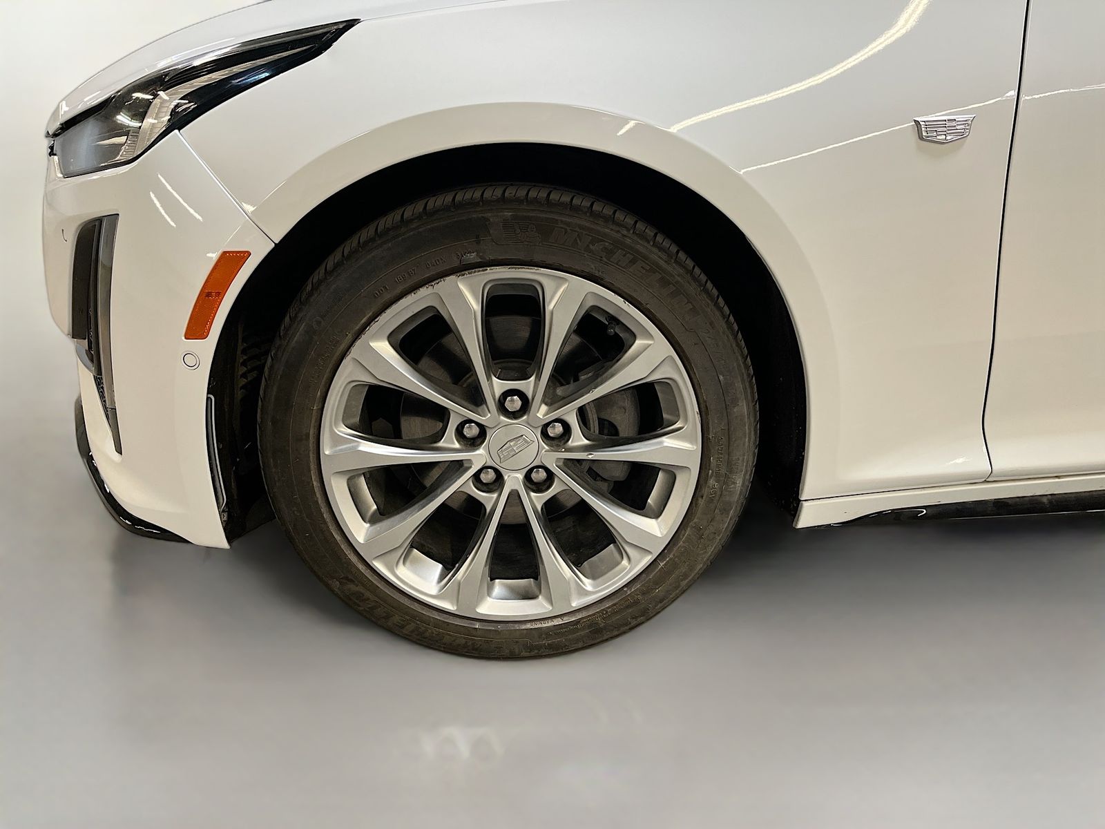 Used 2023 White Cadillac Premium Luxury image 31