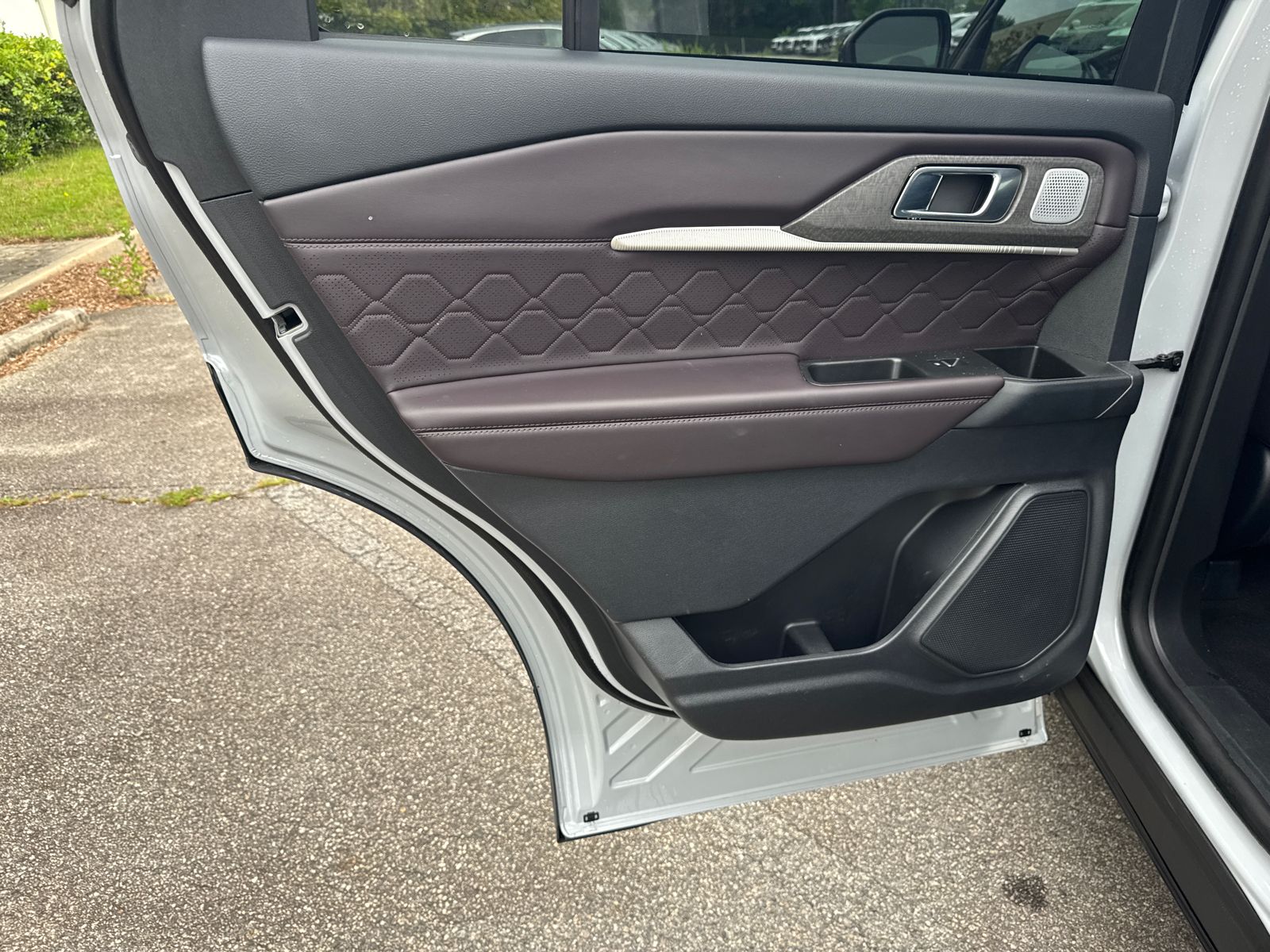 Used 2026 White Metallic Ford Platinum image 22