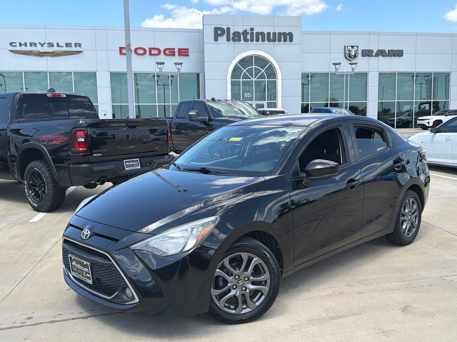 2019 Toyota Yaris LE Sedan FWD