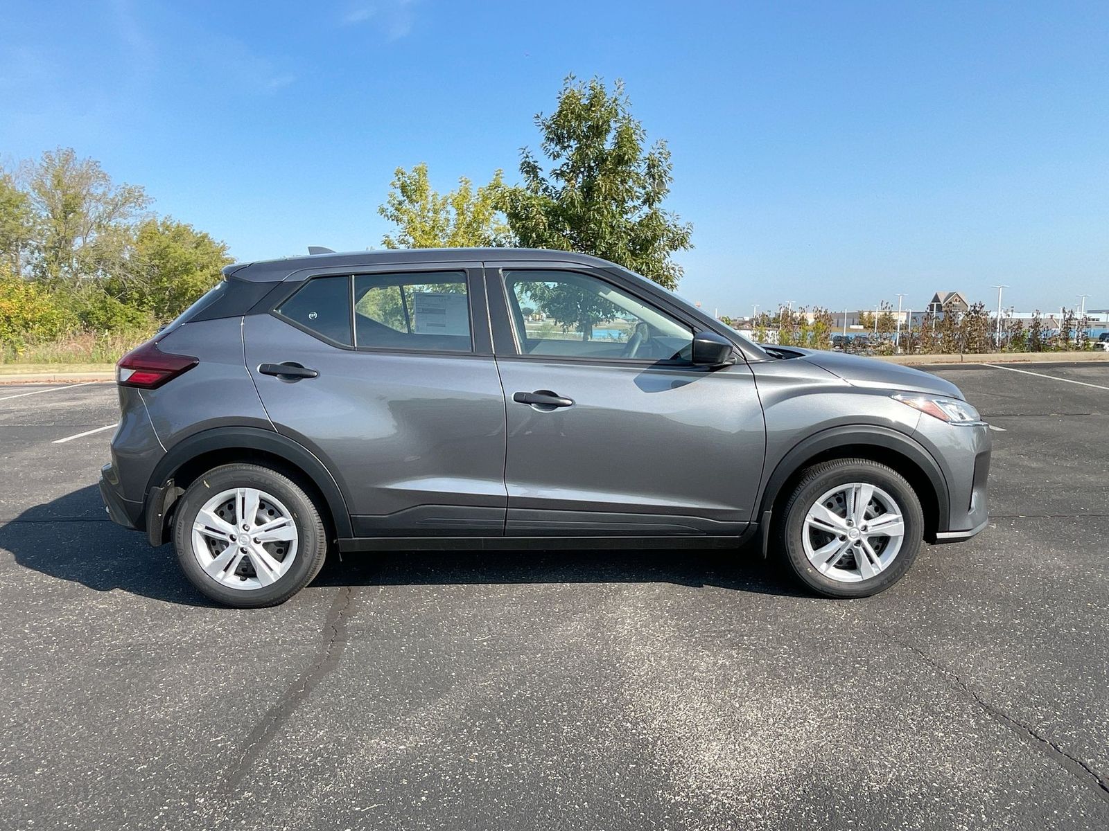 2024 Nissan Kicks S 37